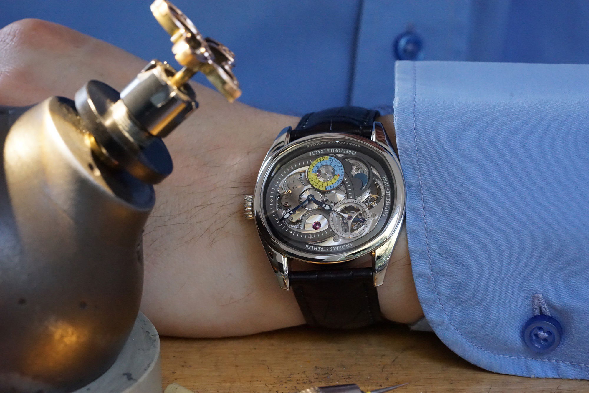 Andreas Strehler Sauterelle à Lune Perpetuelle Platinum - View 2