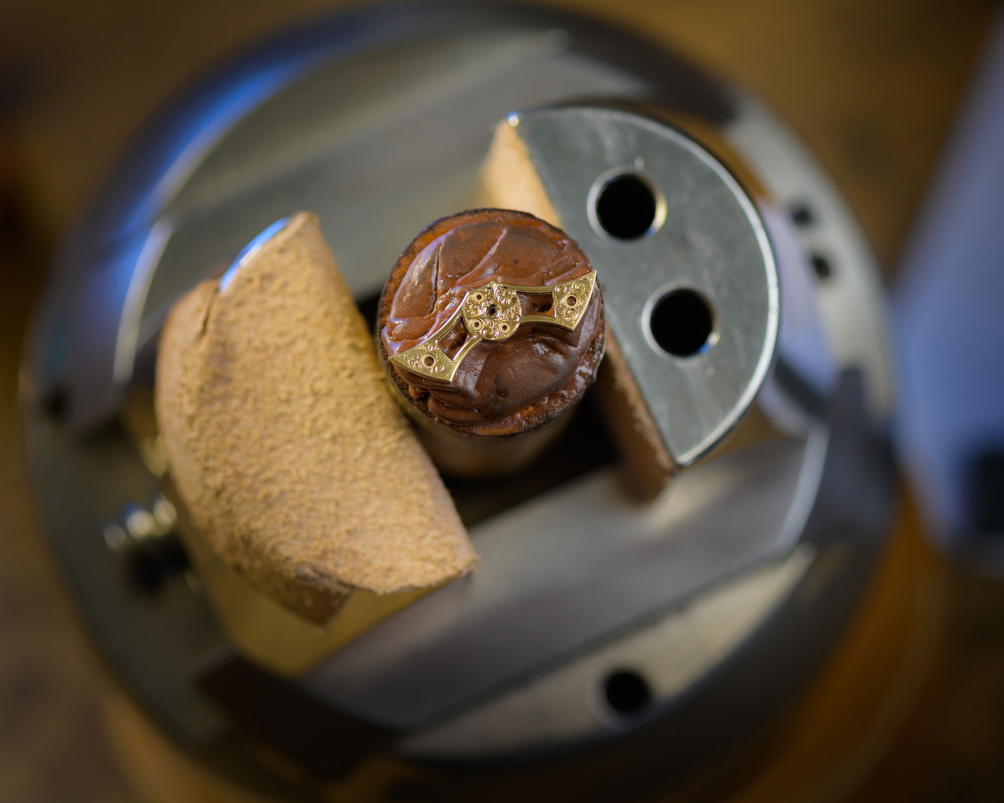 Arnold & Son Ultrathin Tourbillon Gold - View 3