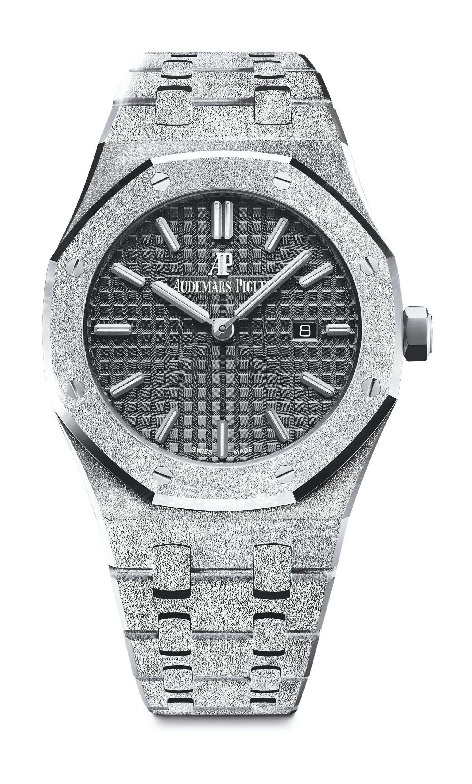 Audemars Piguet Royal Oak Frosted Gold Quartz luxury timepiece - detailed view
