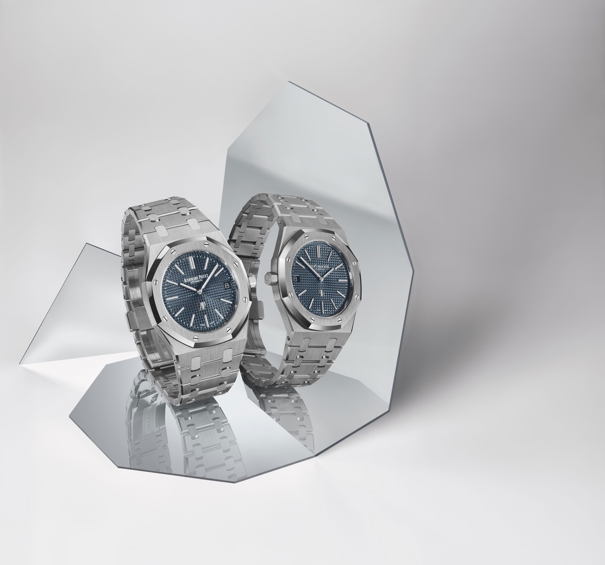 Audemars Piguet Royal Oak “Jumbo” Extra-Thin - View 3