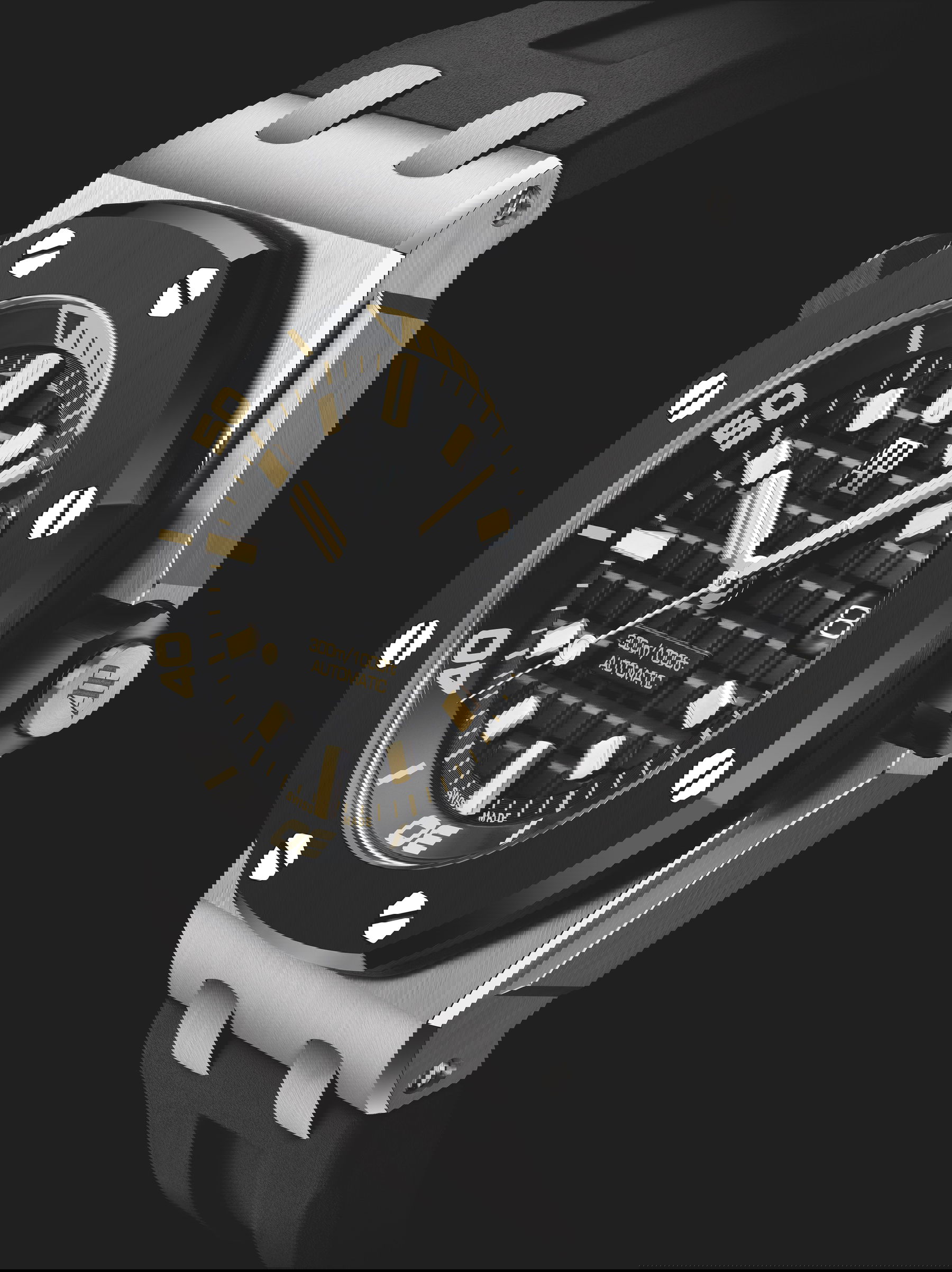 Audemars Piguet Royal Oak Offshore Diver - View 3