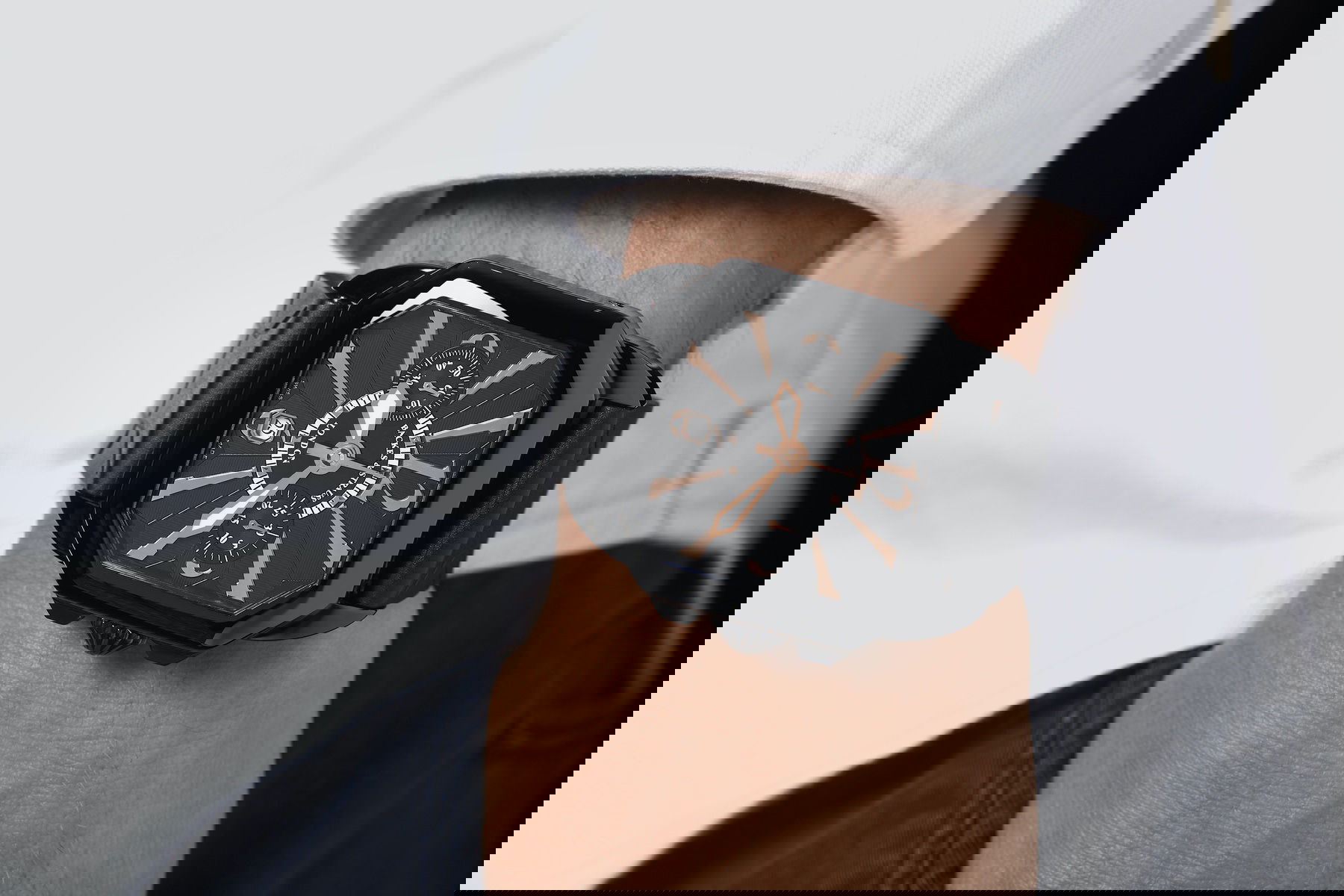 Backes & Strauss Berkeley Black Knight Chronograph 40 - View 2