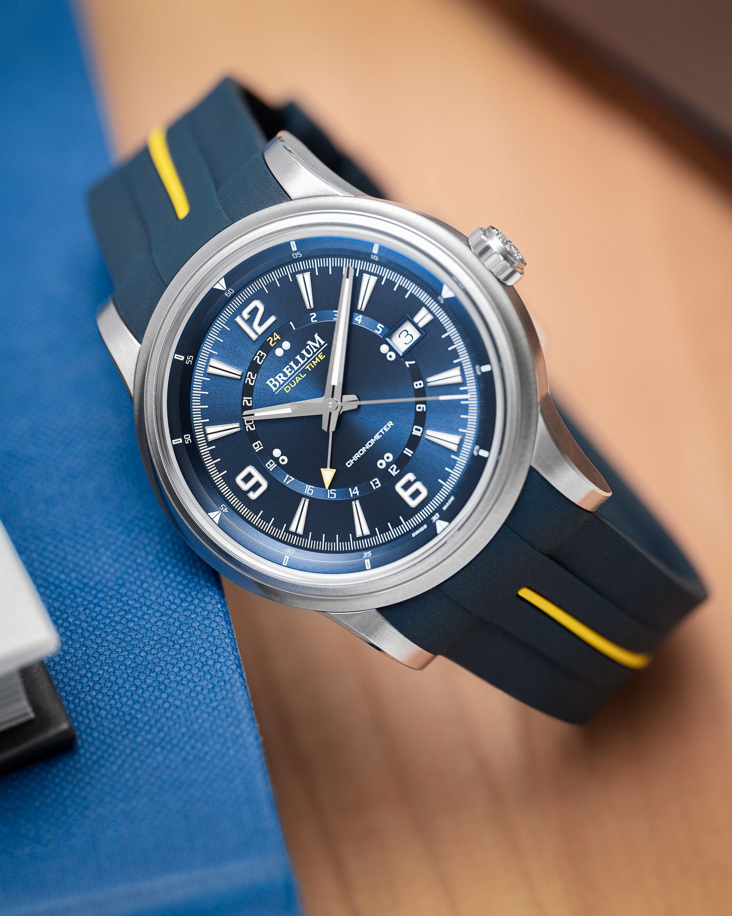 Brellum Wyvern GMT Blue - View 3