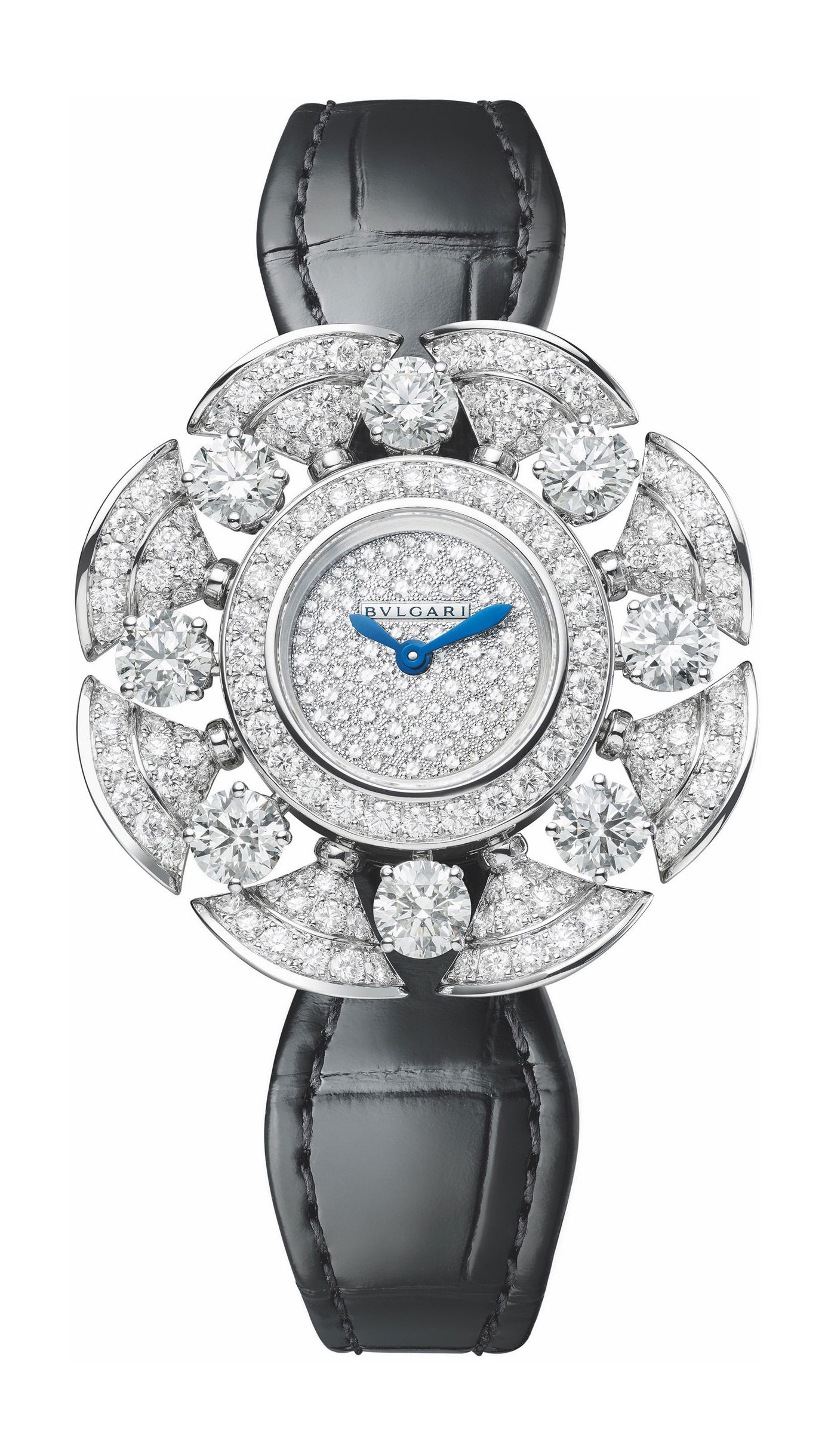 Bvlgari Divas’ Dream Divissima Diamonds luxury timepiece - detailed view
