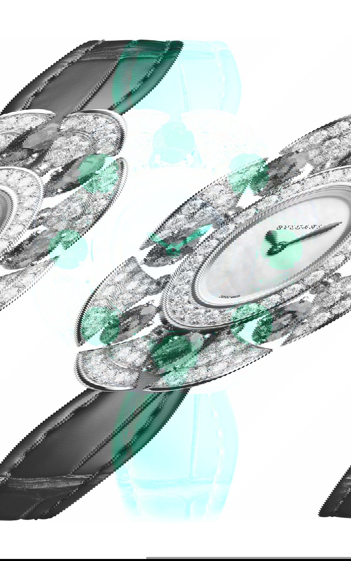 Bvlgari Divas’ Dream Divissima Emeralds luxury timepiece - detailed view