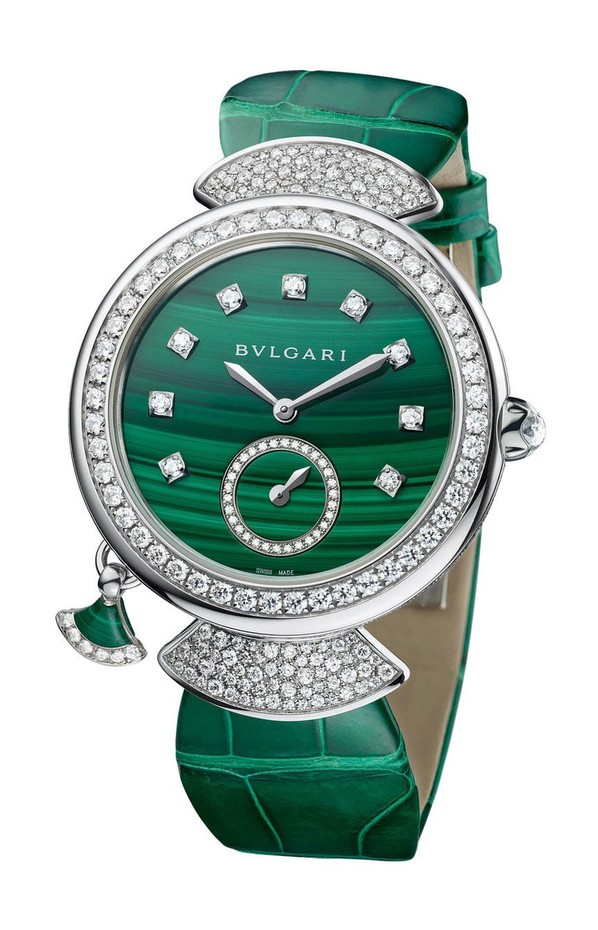 Bvlgari Divas’ Dream Finissima Minute Repeater Malachite luxury timepiece - detailed view