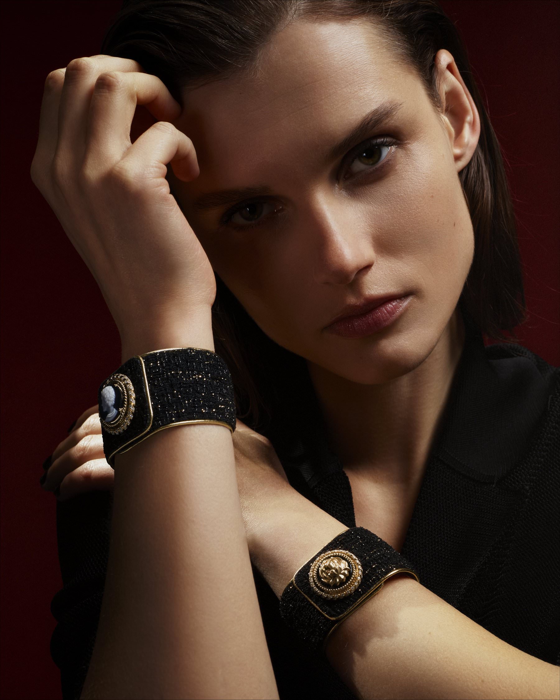 Chanel Mademoiselle Privé Bouton Lion - View 3