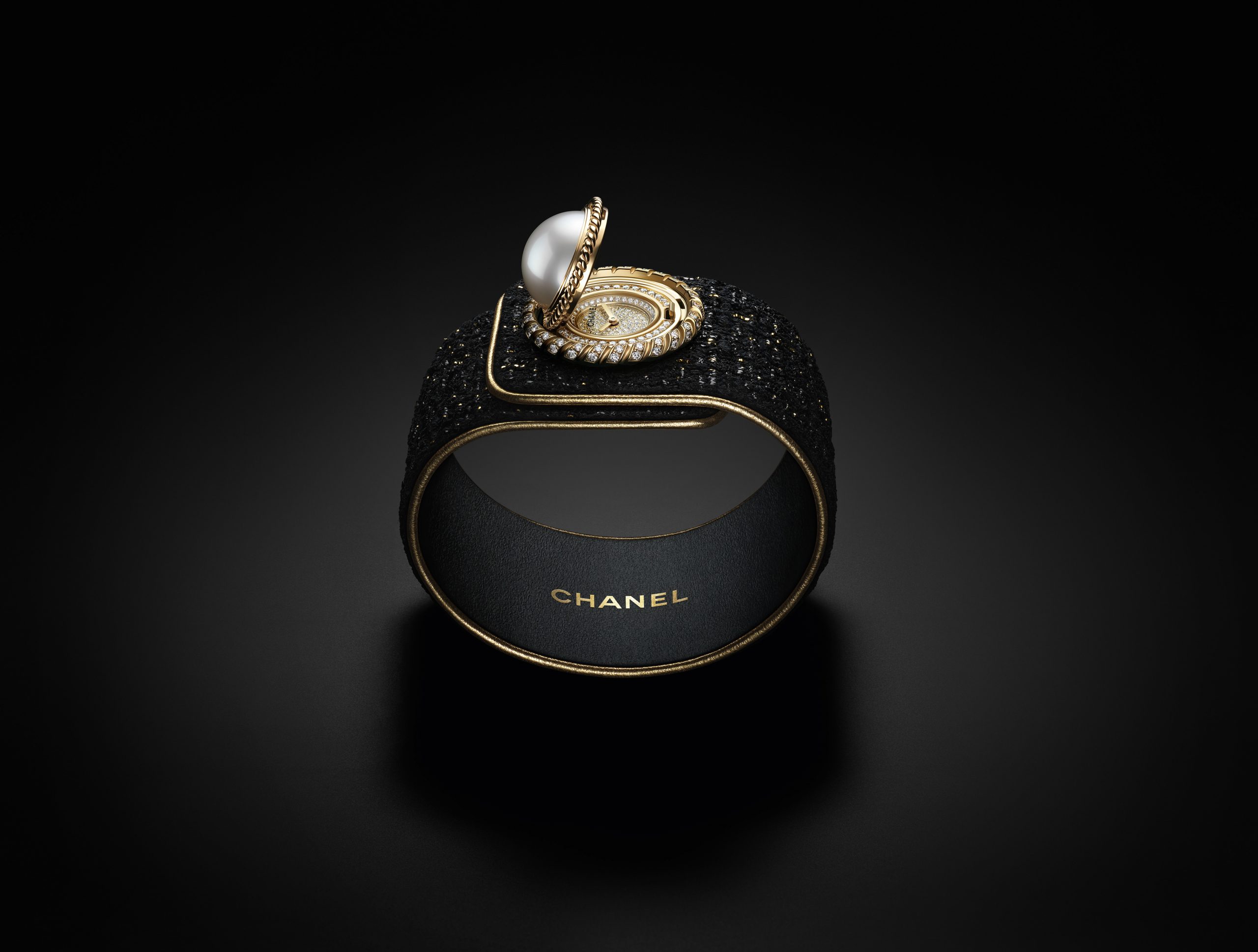 Chanel Mademoiselle Privé Bouton Perle - View 3