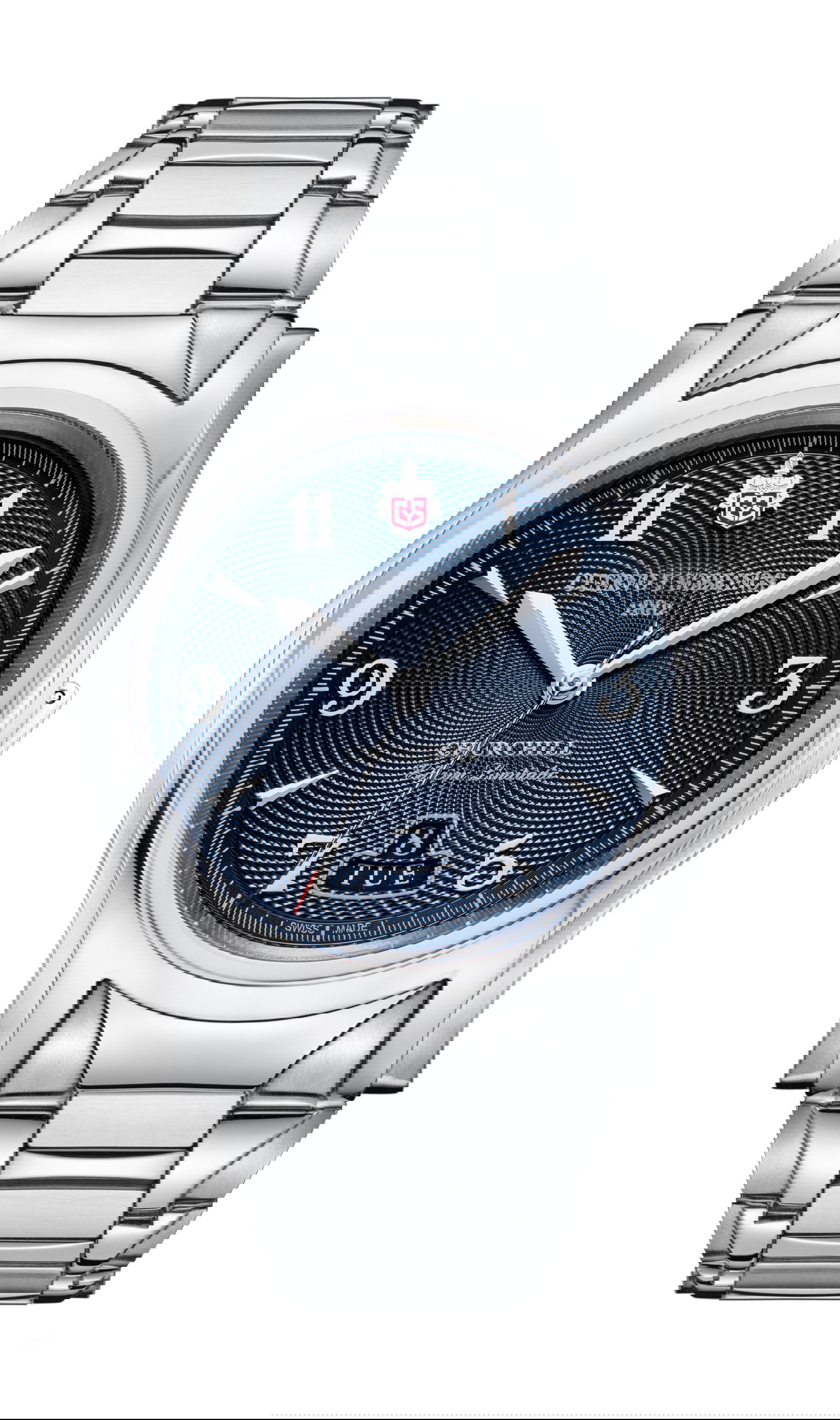 Cuervo y Sobrinos Robusto Churchill “Sir Winston” luxury timepiece - detailed view
