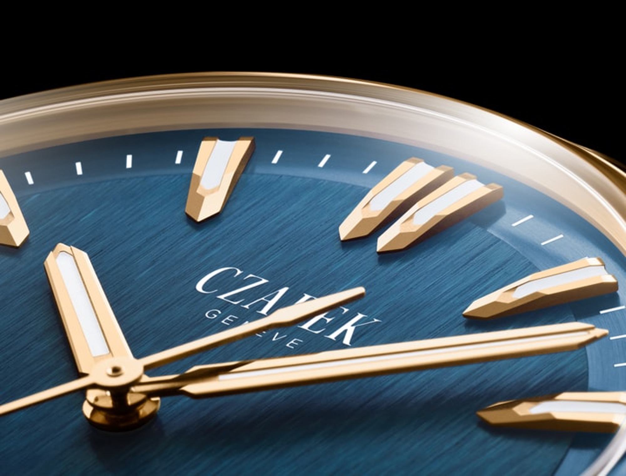 Czapek Antarctique Mount Erebus Deep Blue Full Yellow Gold - View 3