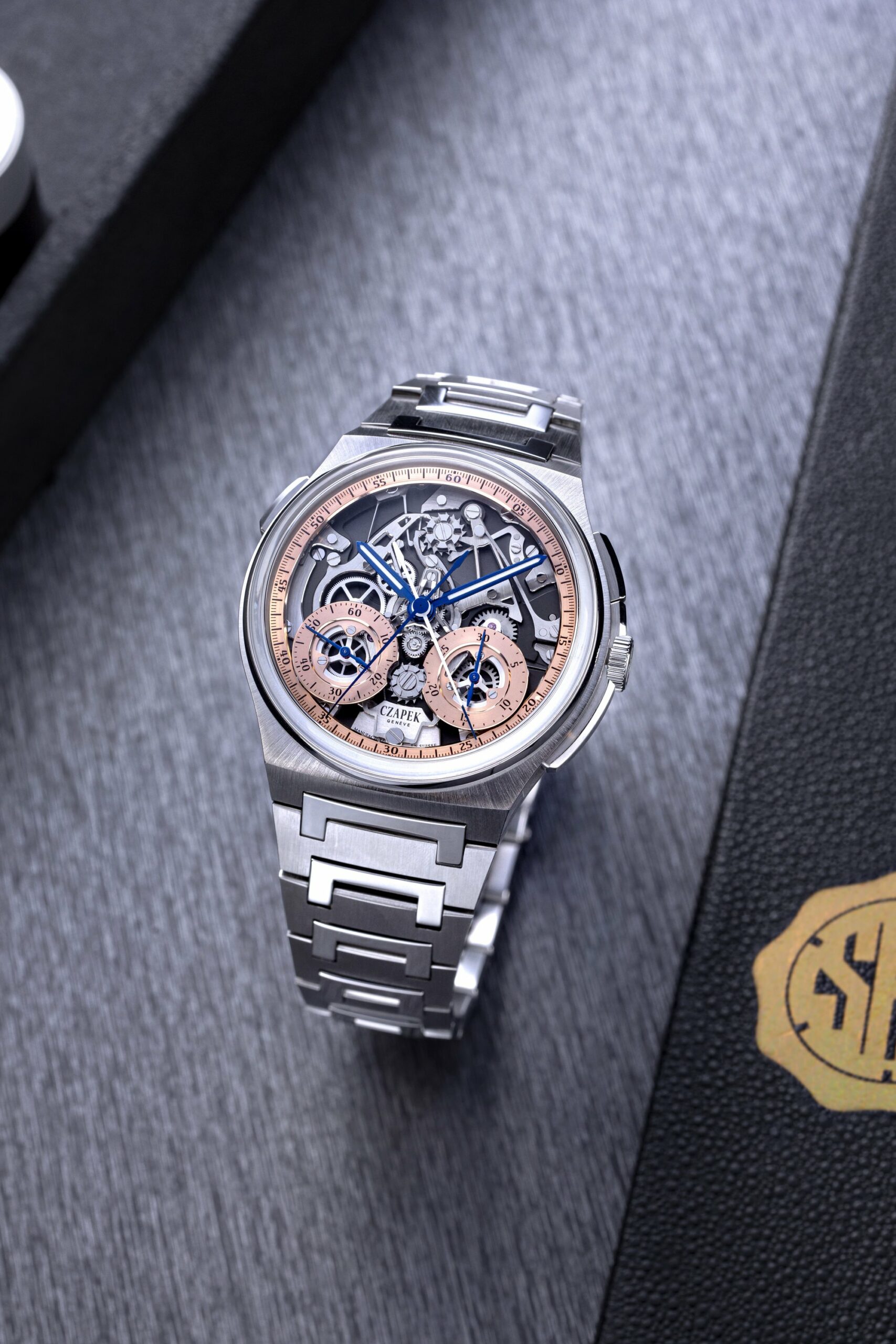 Czapek Antarctique Rattrapante Gold Dust SHH Edition - View 3