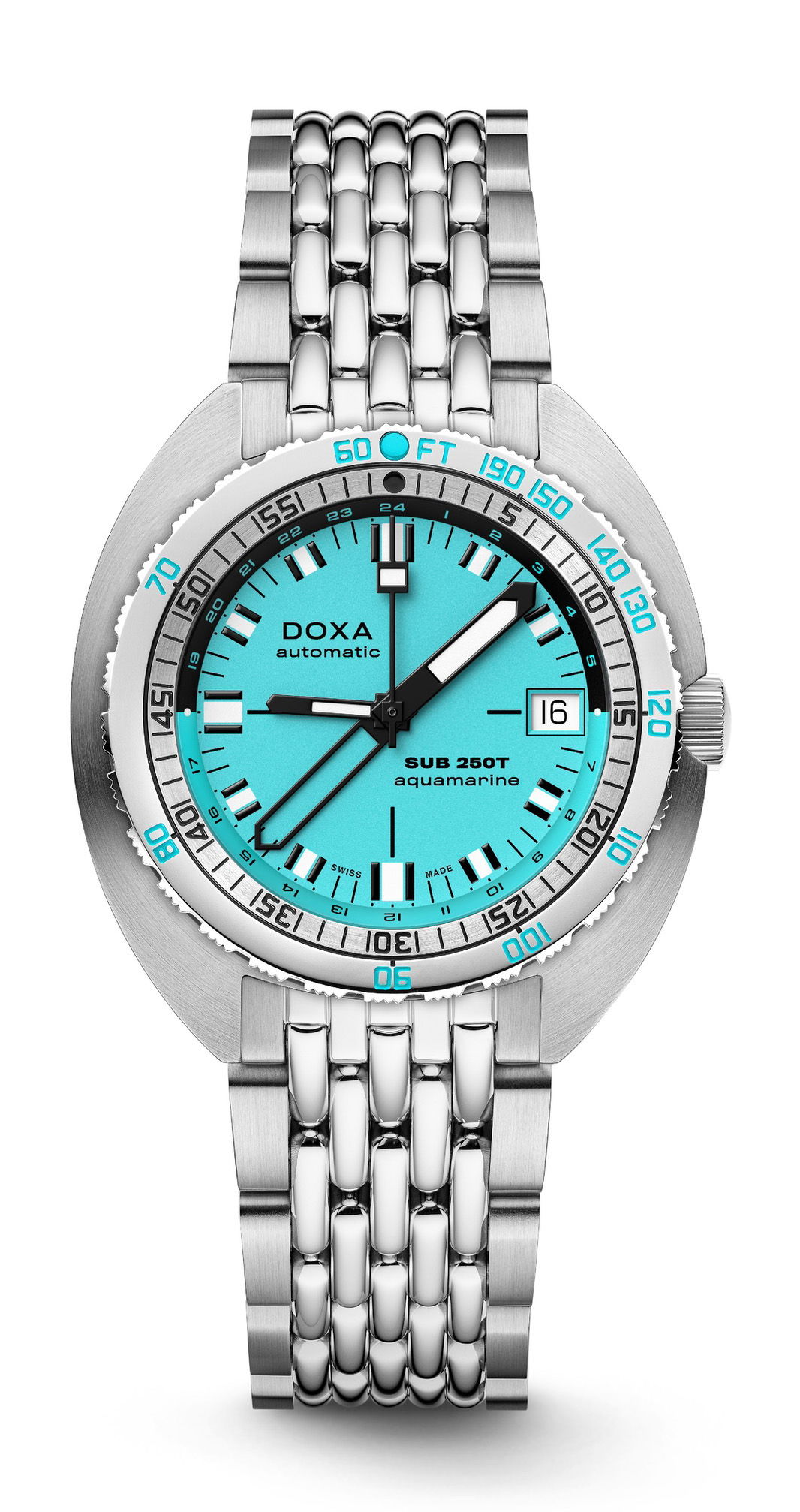 Doxa SUB 250T GMT Aquamarine luxury timepiece - detailed view