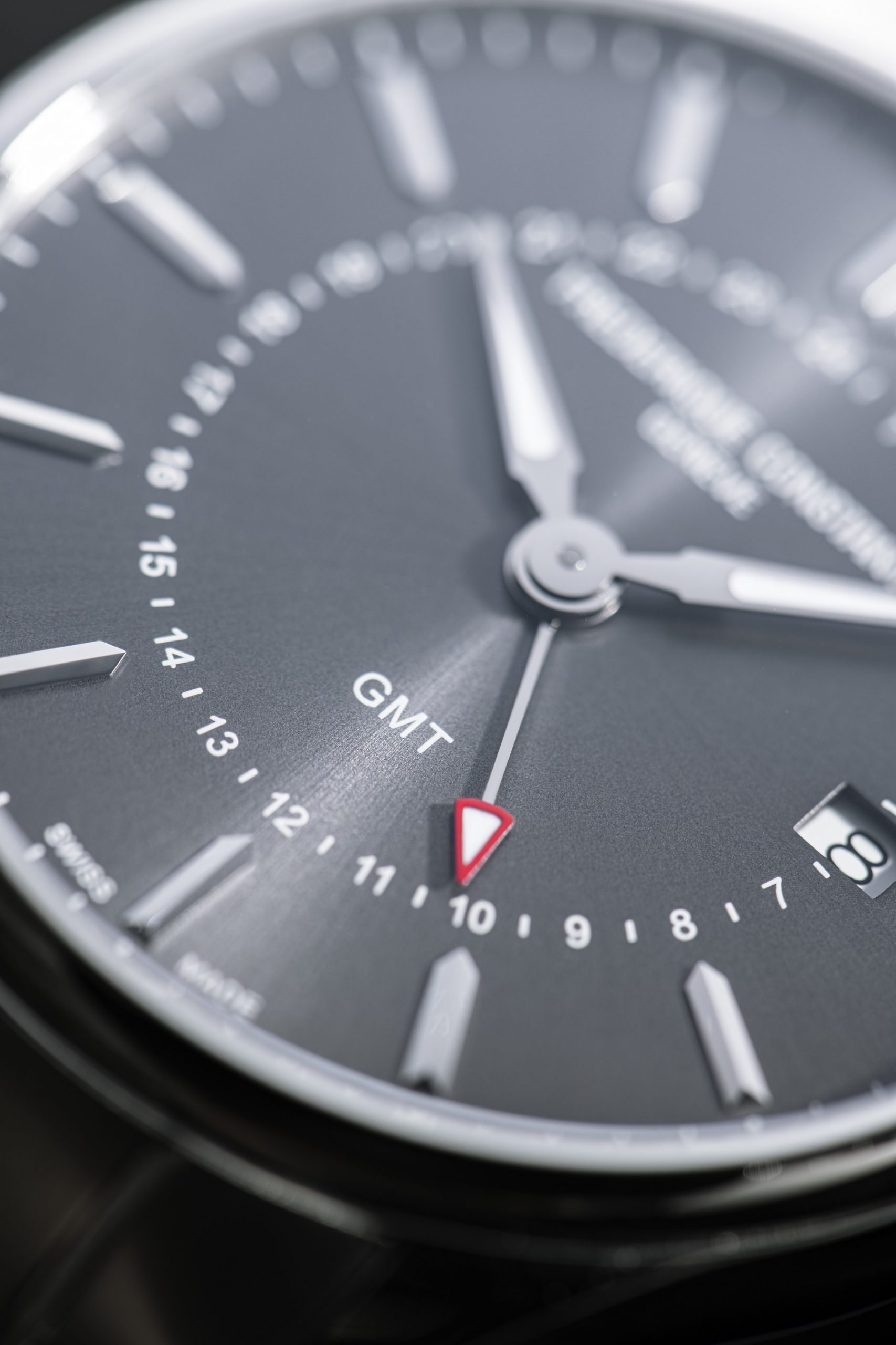 Frederique Constant Classics Quartz GMT - View 2