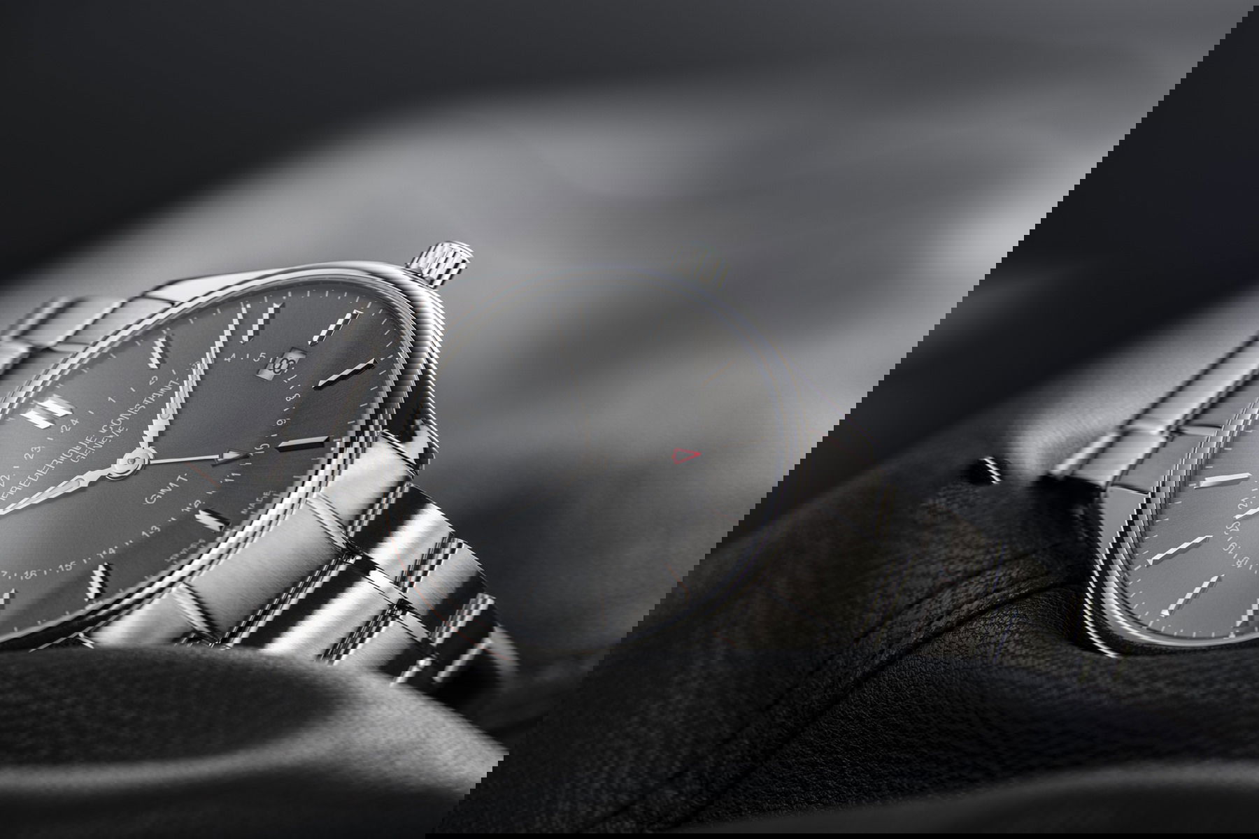 Frederique Constant Classics Quartz GMT - View 3