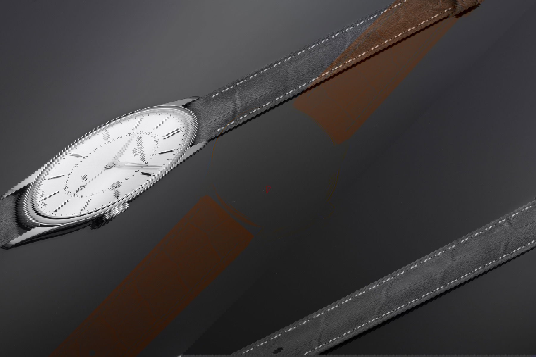 Frederique Constant Classics Quartz GMT - View 2