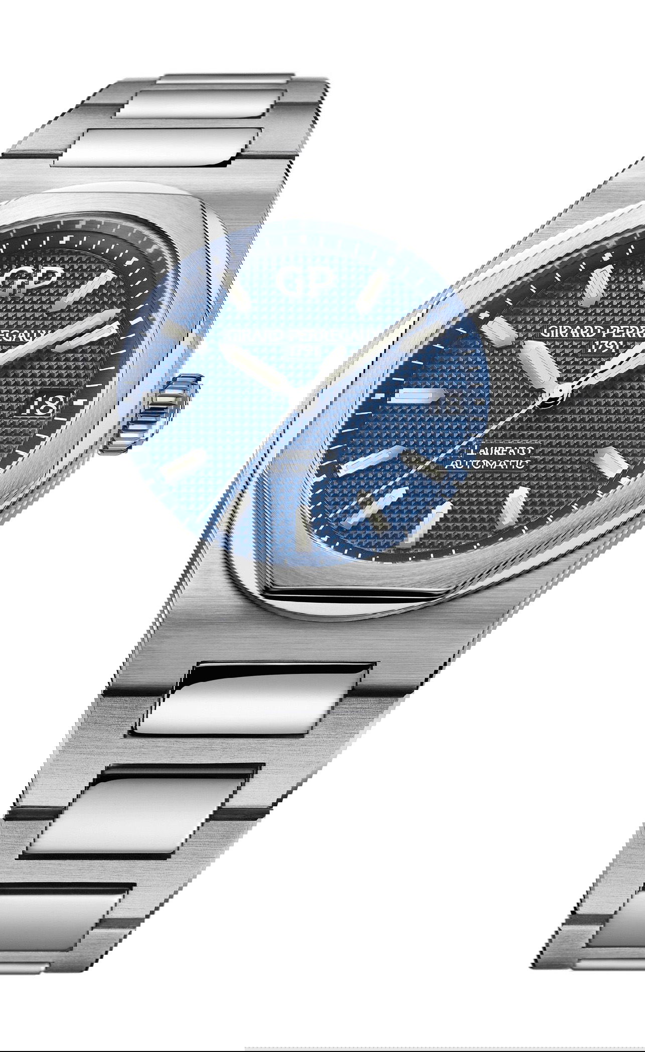 Girard-Perregaux Laureato 42 mm luxury timepiece - detailed view