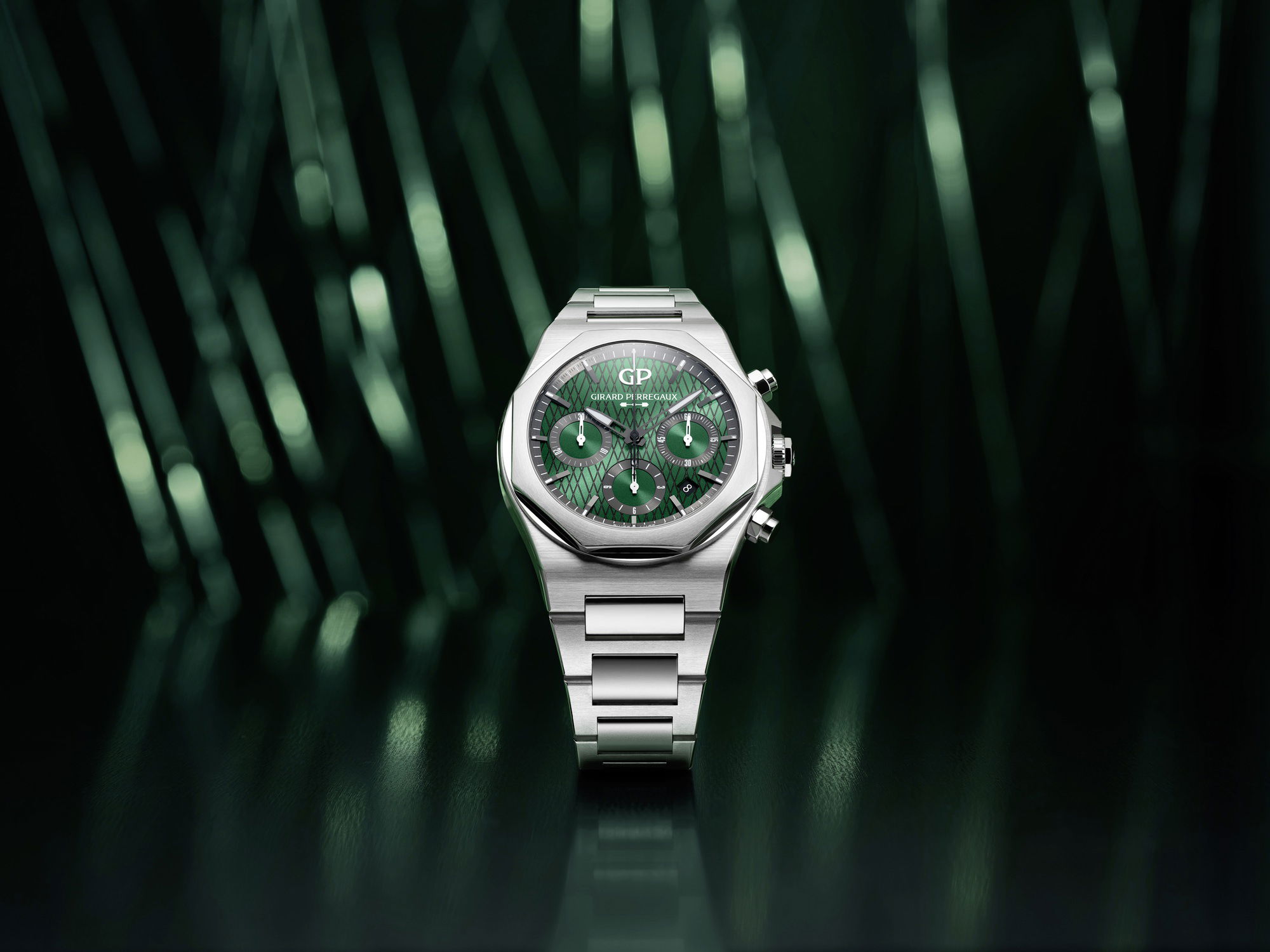 Girard-Perregaux Laureato Chronograph – Aston Martin Edition - View 3
