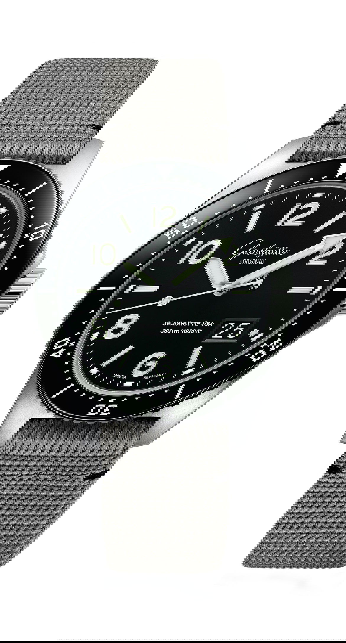Glashütte Original SeaQ Panorama Date luxury timepiece - detailed view