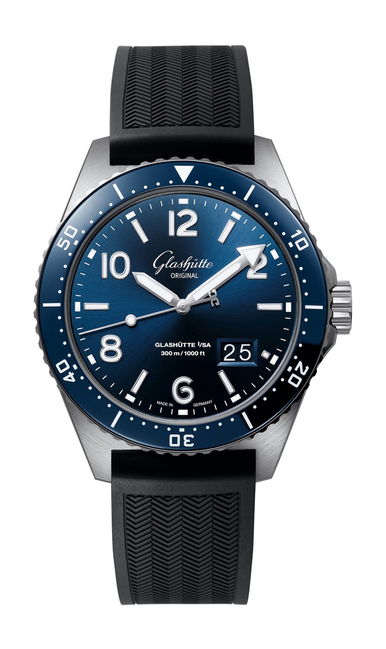 Glashütte Original SeaQ Panorama Date luxury timepiece - detailed view