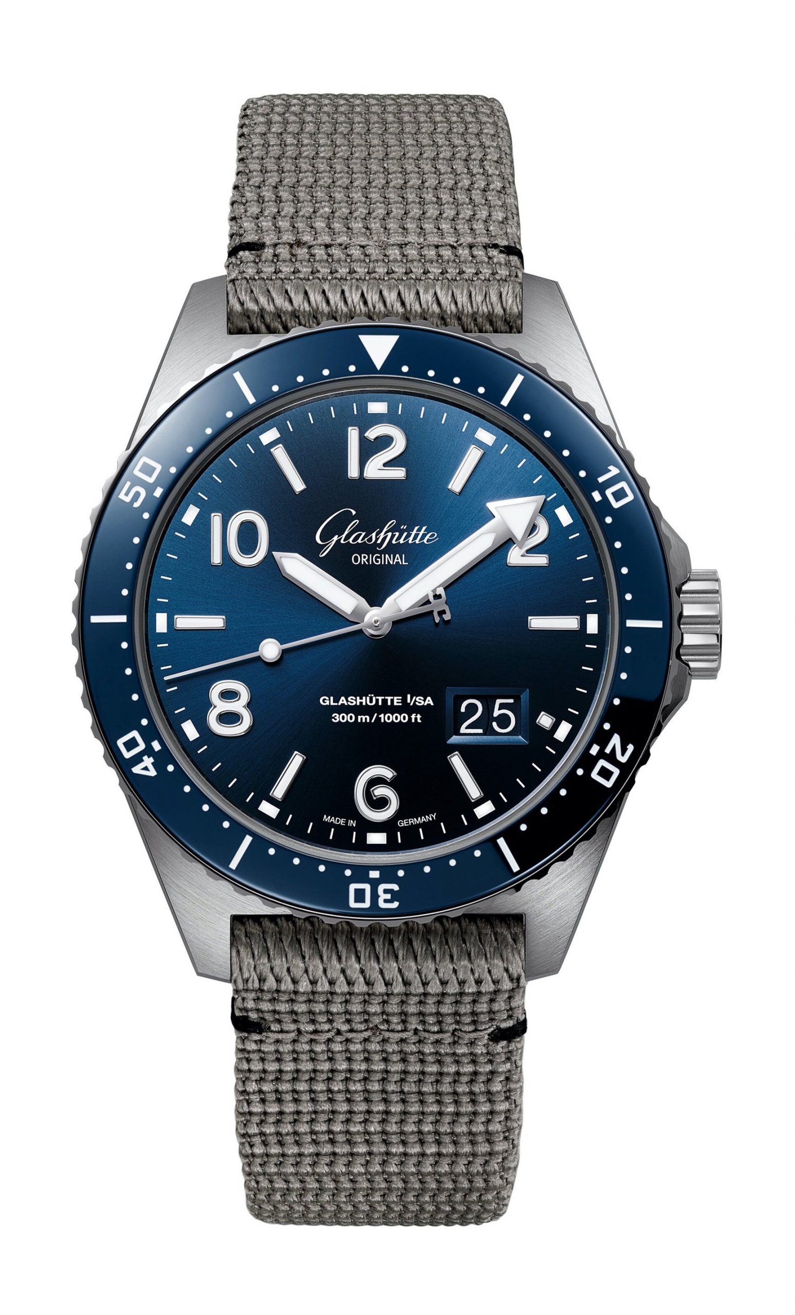 Glashütte Original SeaQ Panorama Date luxury timepiece - detailed view