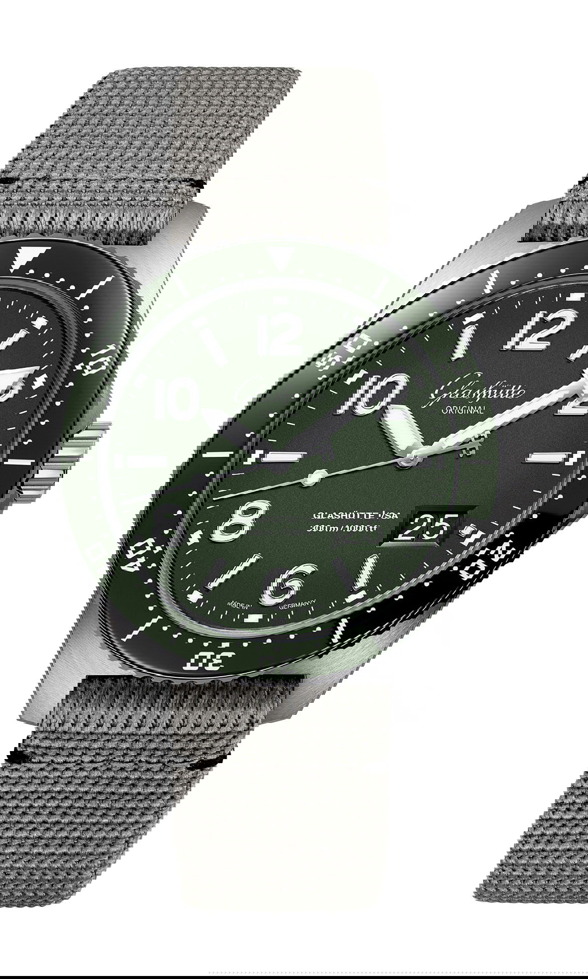 Glashütte Original SeaQ Panorama Date luxury timepiece - detailed view