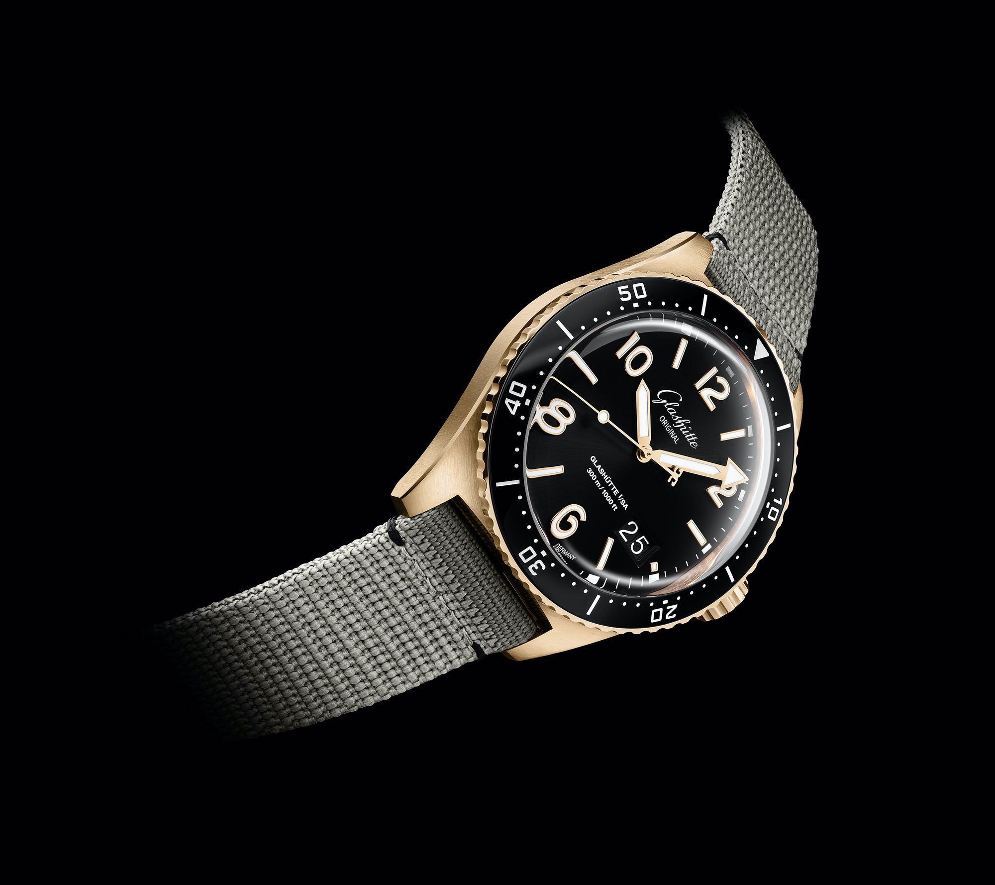 Glashütte Original SeaQ Panorama Date Red Gold - View 2