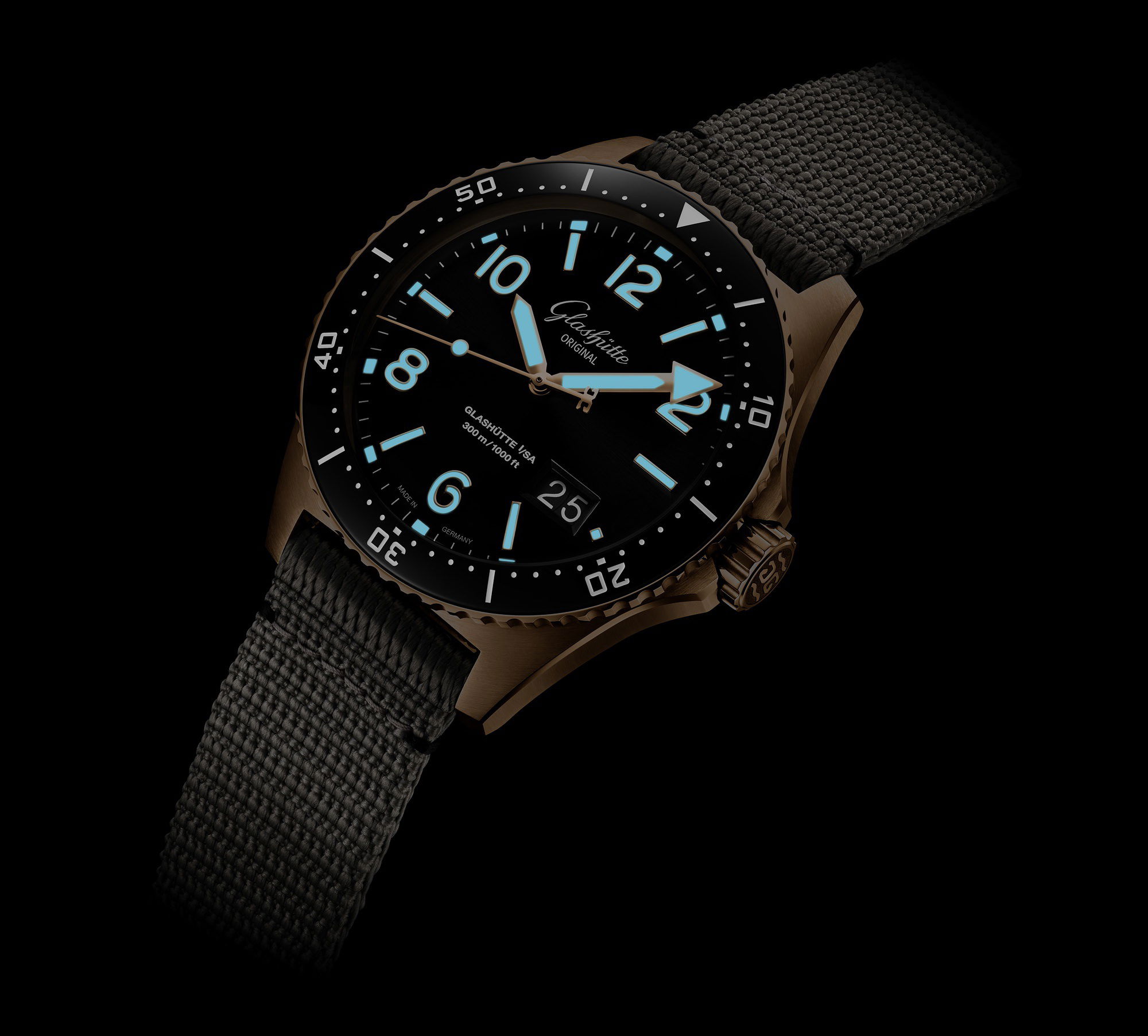 Glashütte Original SeaQ Panorama Date Red Gold - View 3