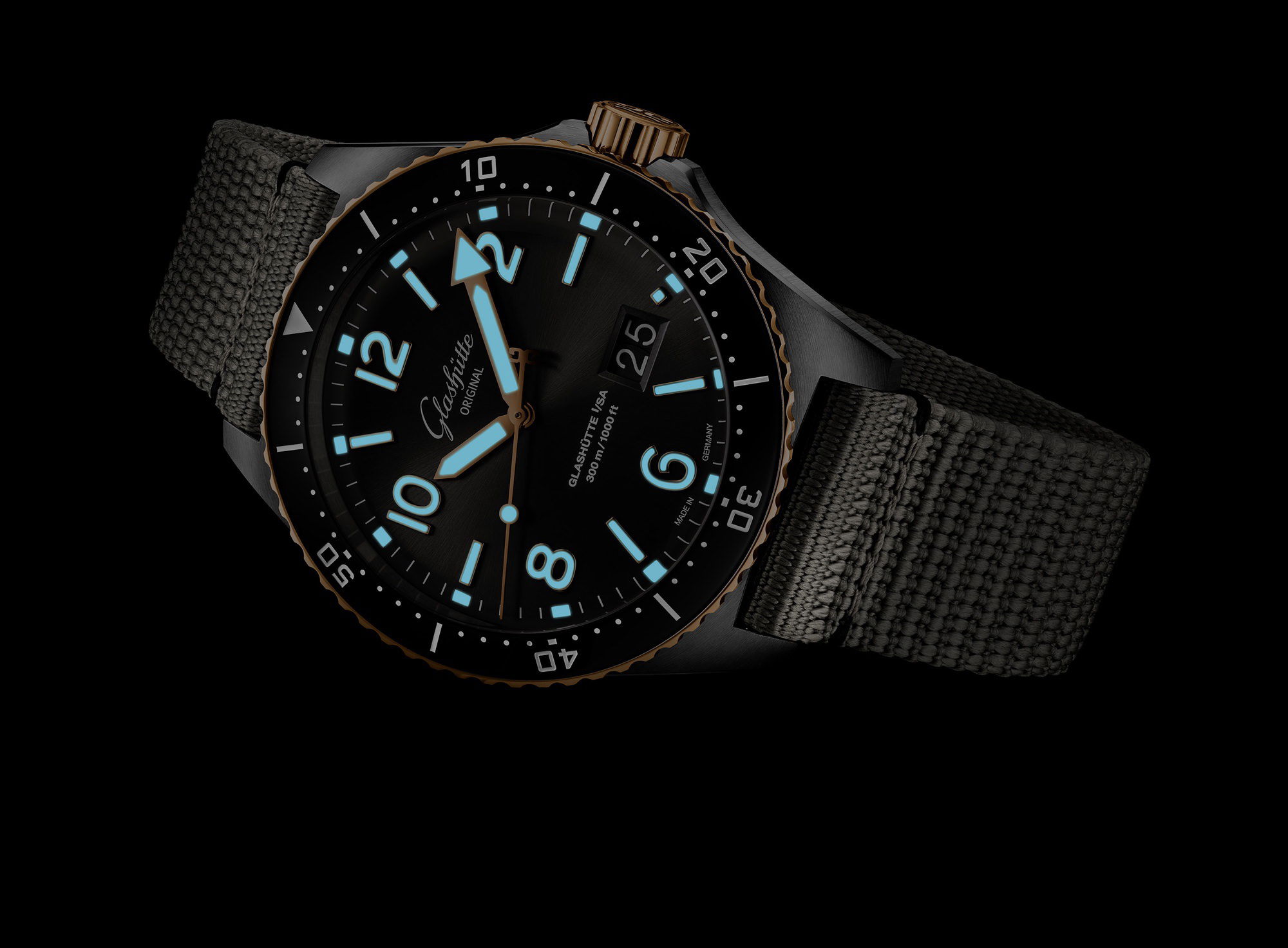 Glashütte Original SeaQ Panoramadatum Bicolor - View 2