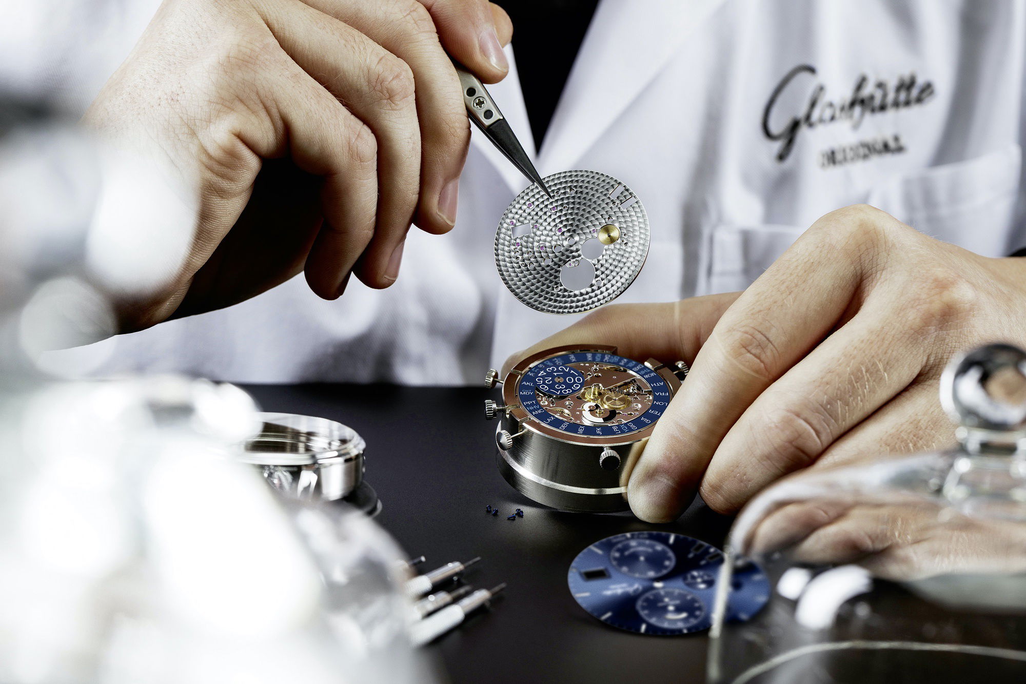 Glashütte Original Senator Cosmopolite - View 3