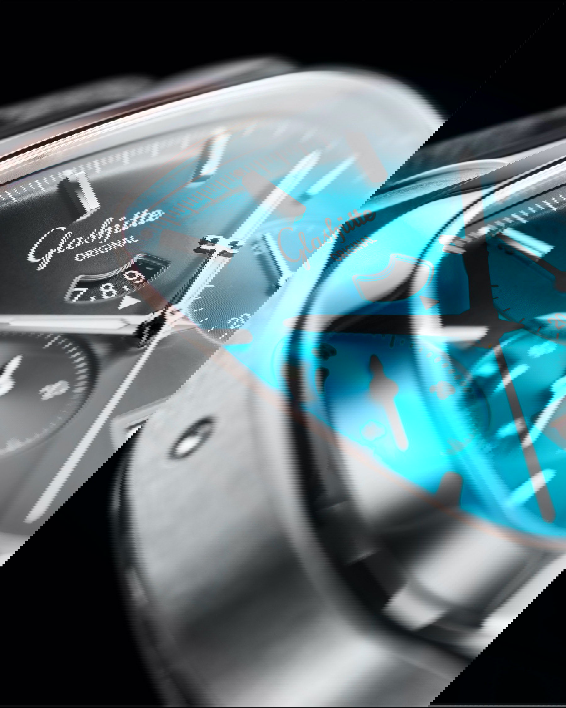 Glashütte Original Seventies Chronograph Panorama Date - View 3