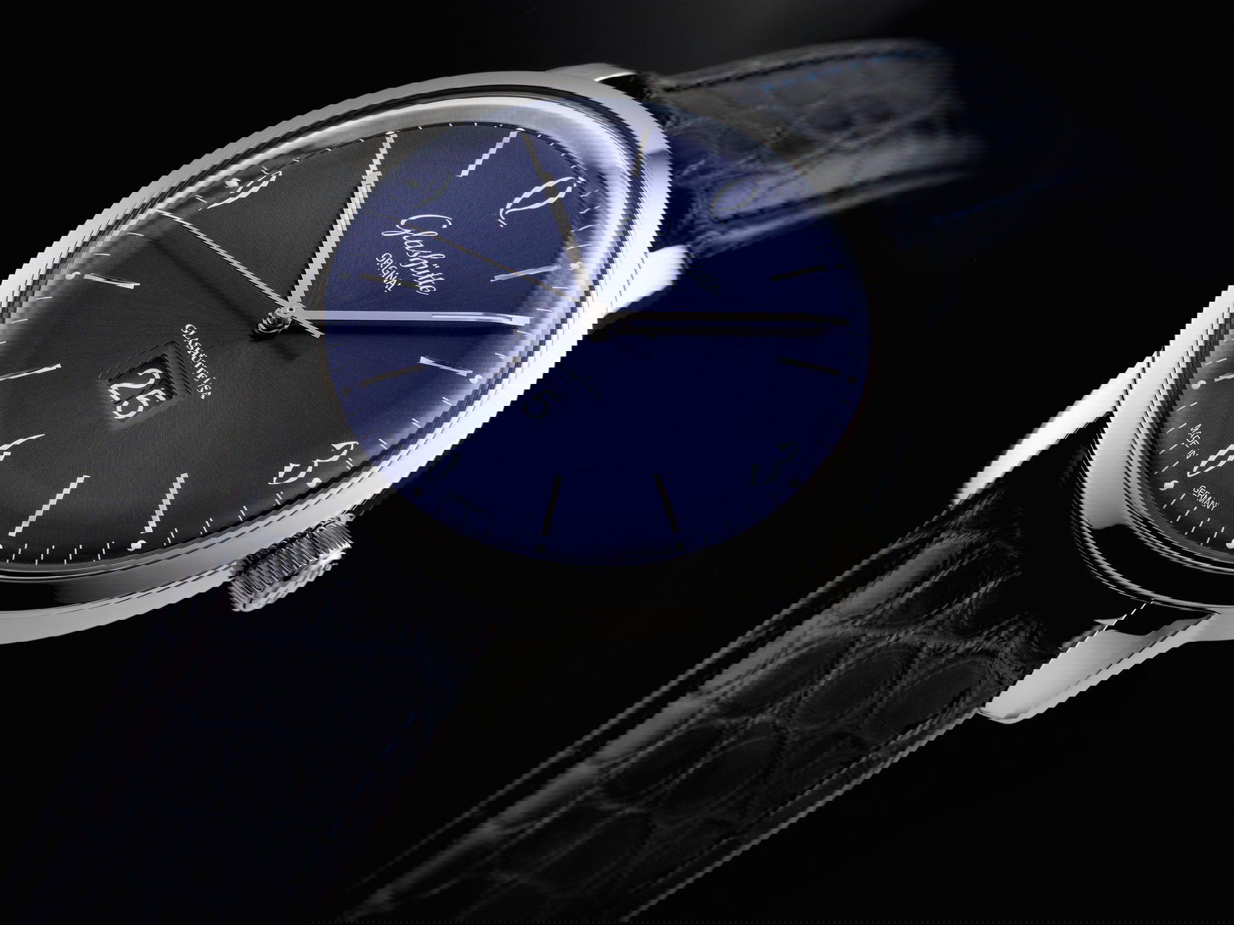Glashütte Original Sixties Panorama Date - View 2