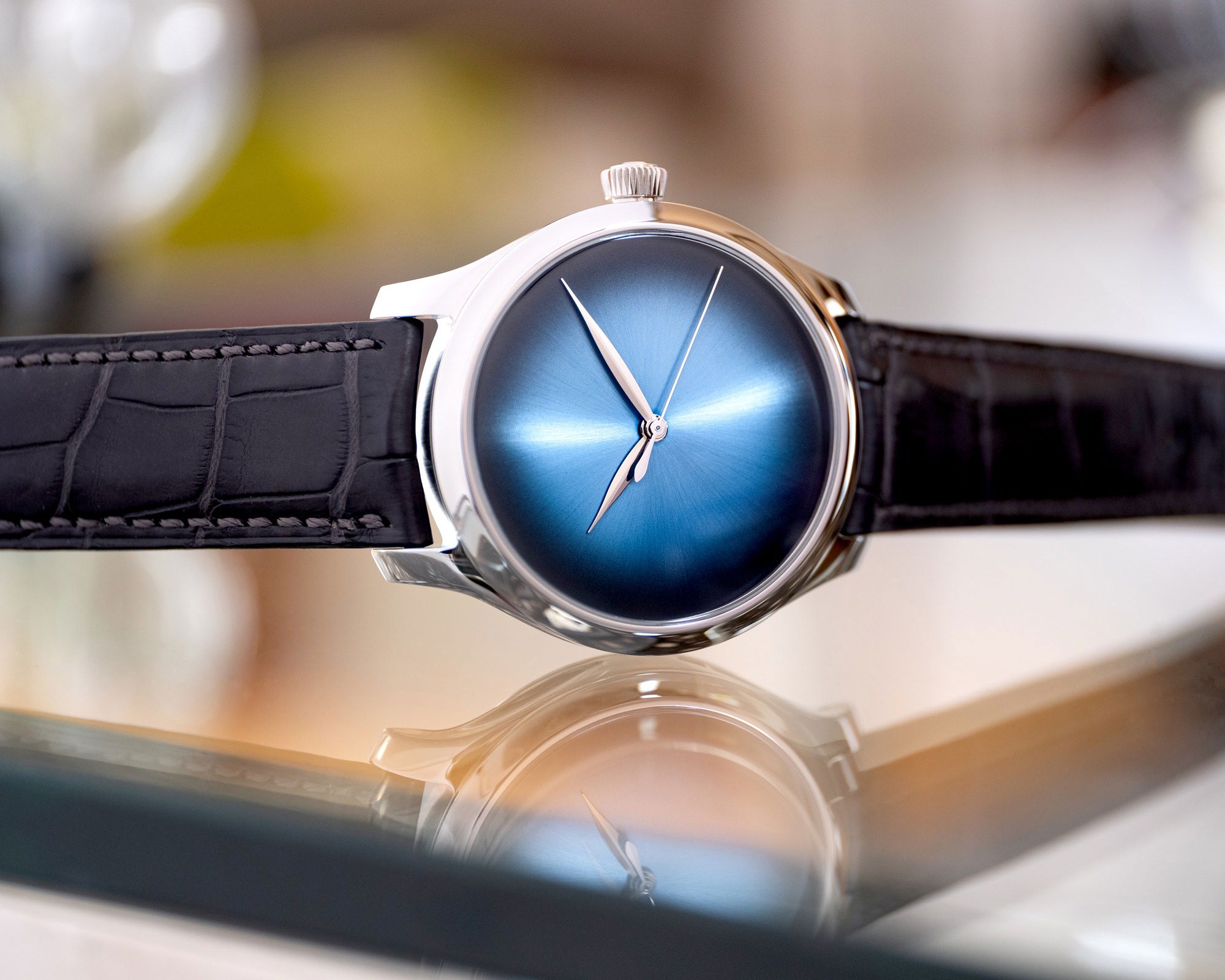 H. Moser & Cie Endeavour Centre Seconds Concept - View 2