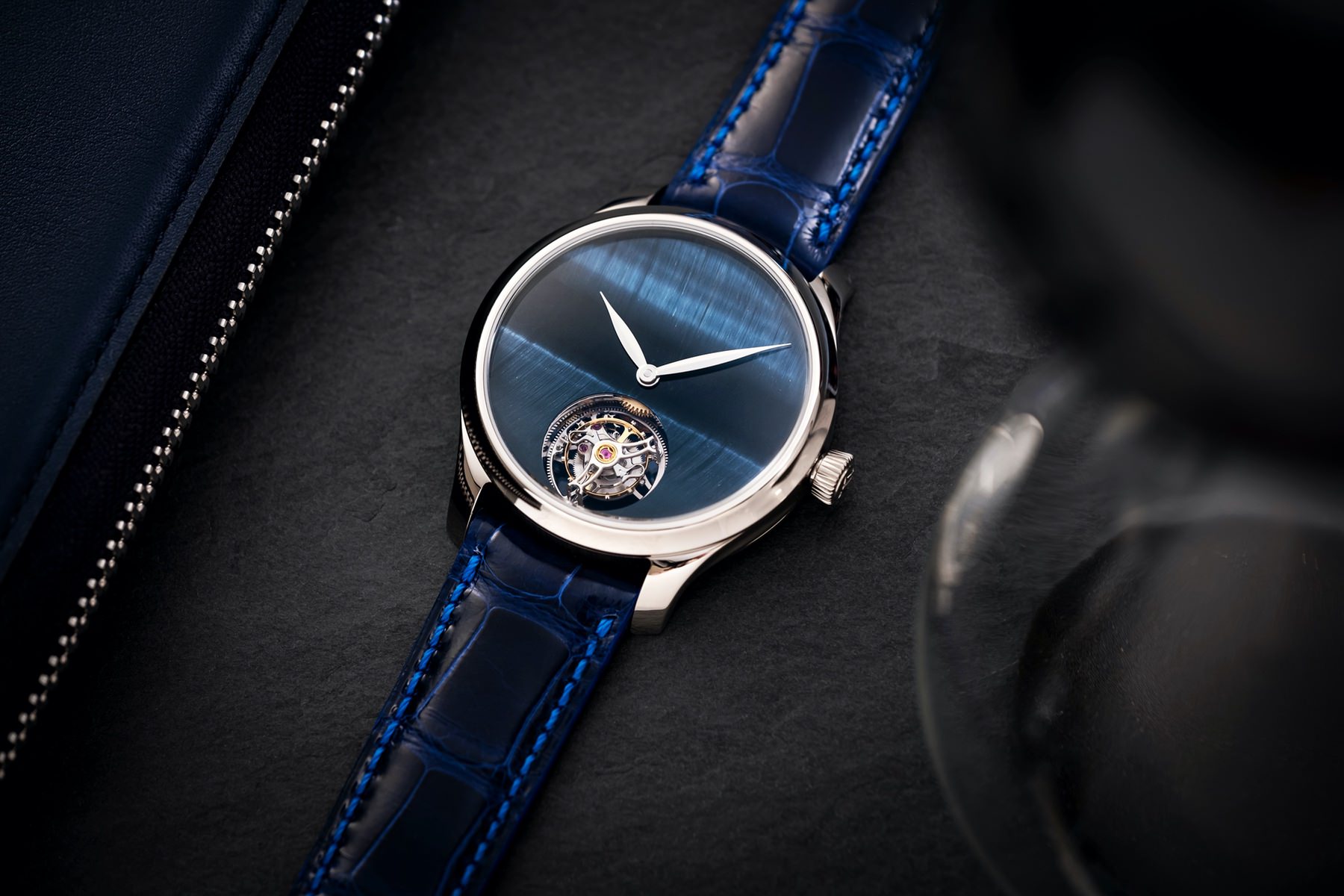 H. Moser & Cie Endeavour Tourbillon Concept Tiger’s Eye - View 3
