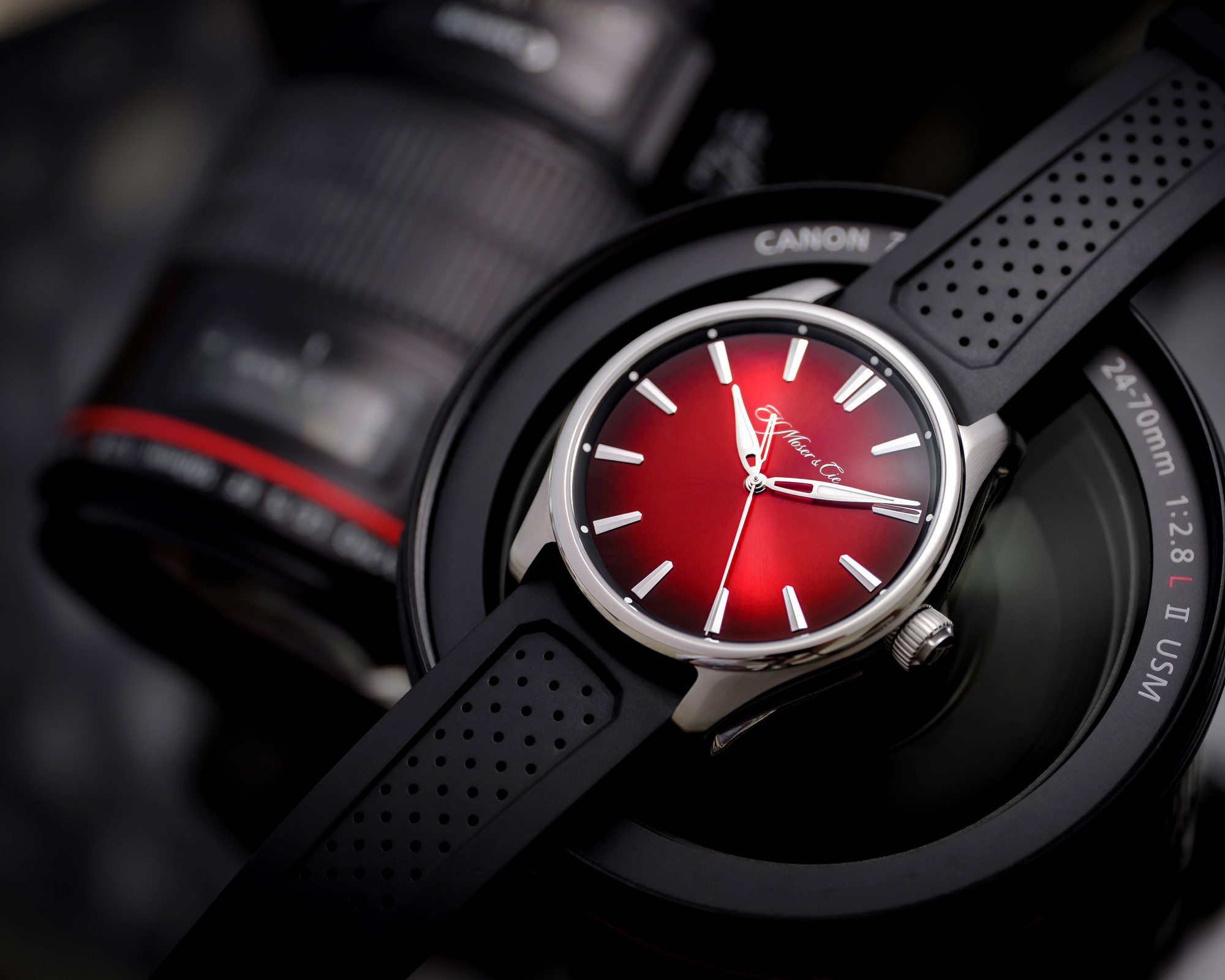 H. Moser & Cie Pioneer Centre Seconds Swiss Mad Red - View 2