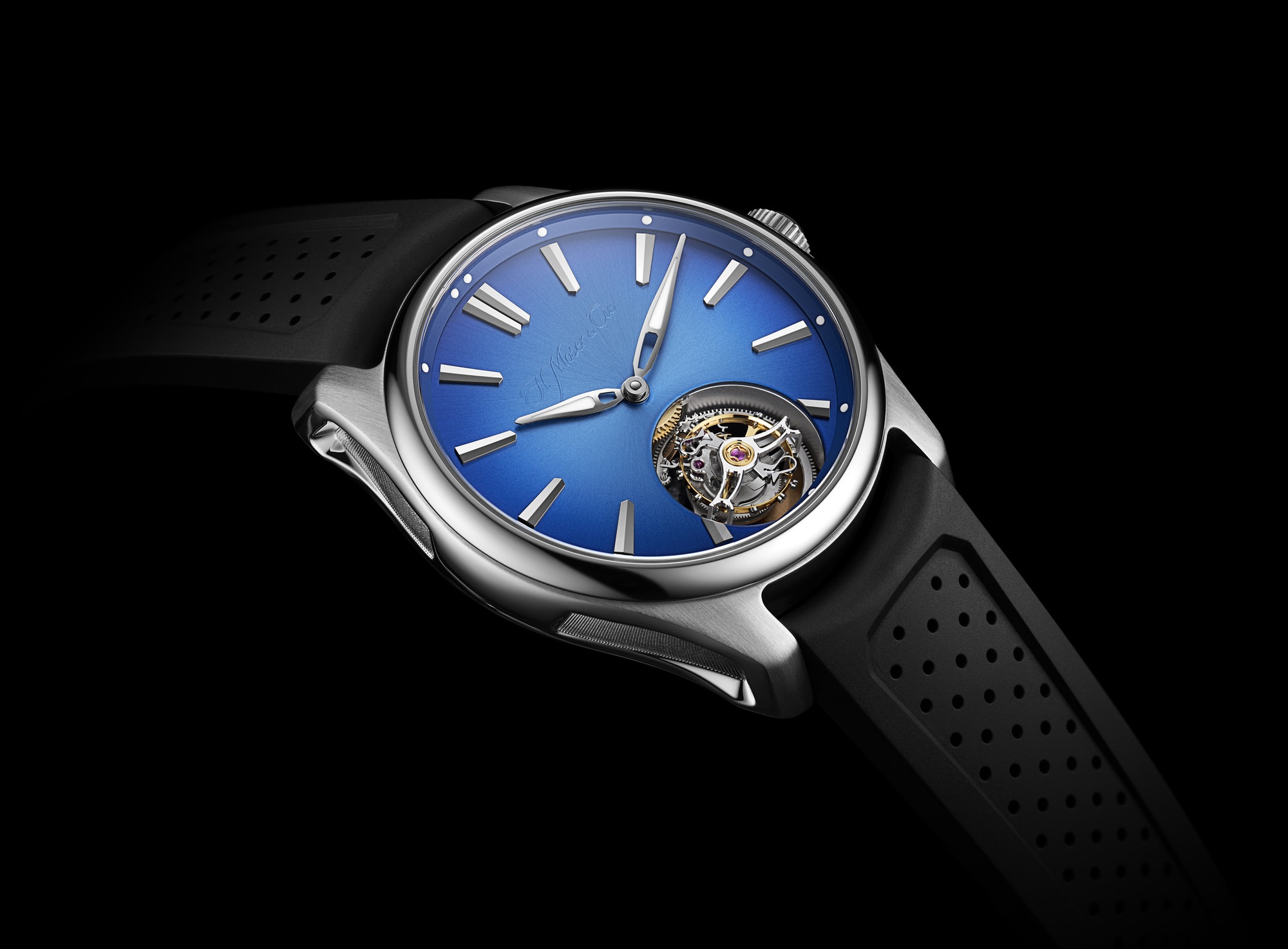 H. Moser & Cie Pioneer Tourbillon Arctic Blue - View 3