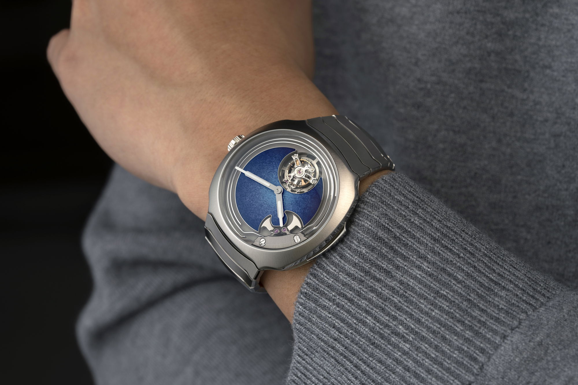 H. Moser & Cie Streamliner Concept Minute Repeater Tourbillon Blue Enamel - View 3