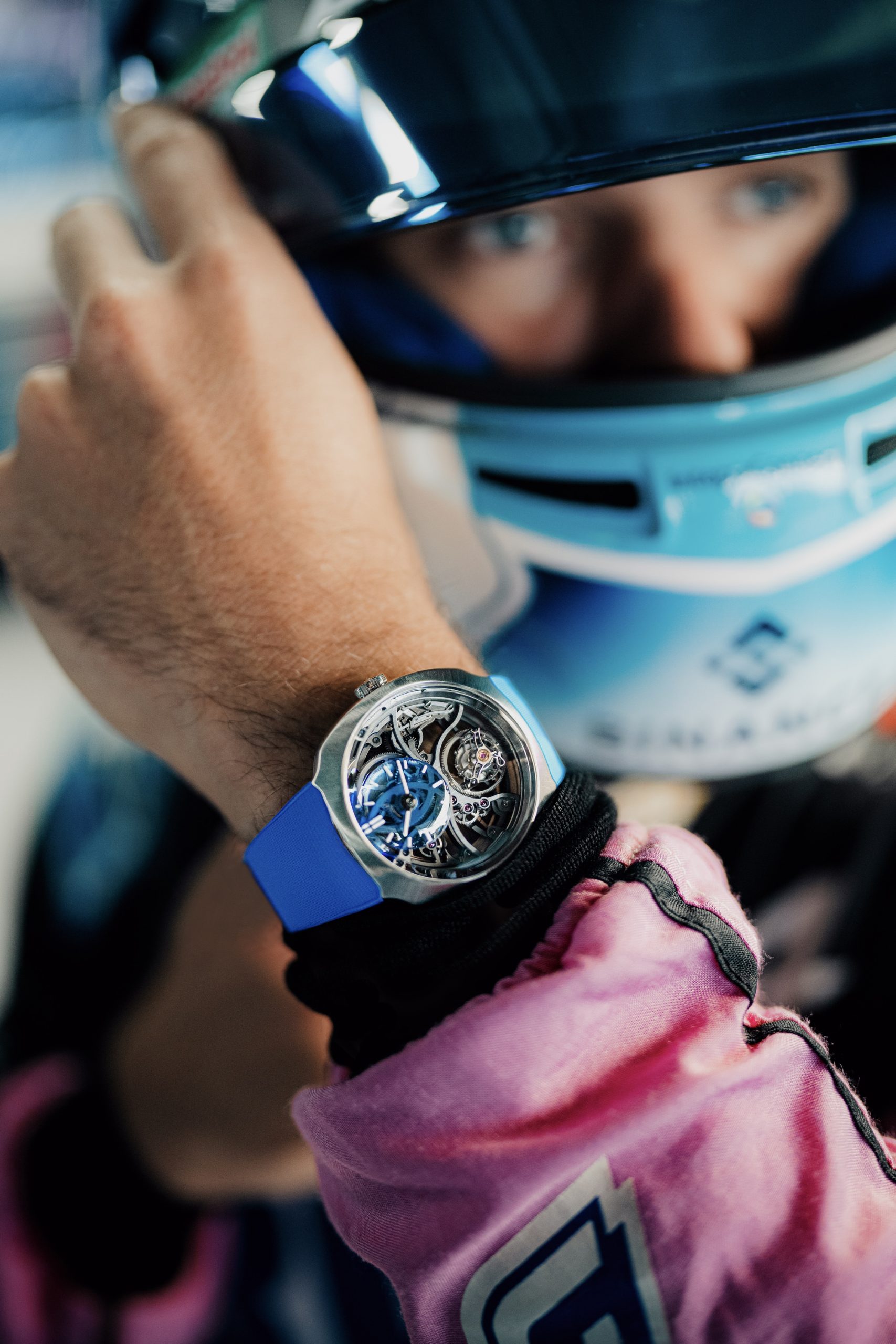 H. Moser & Cie Streamliner Cylindrical Tourbillon Skeleton Alpine Limited Edition - View 3