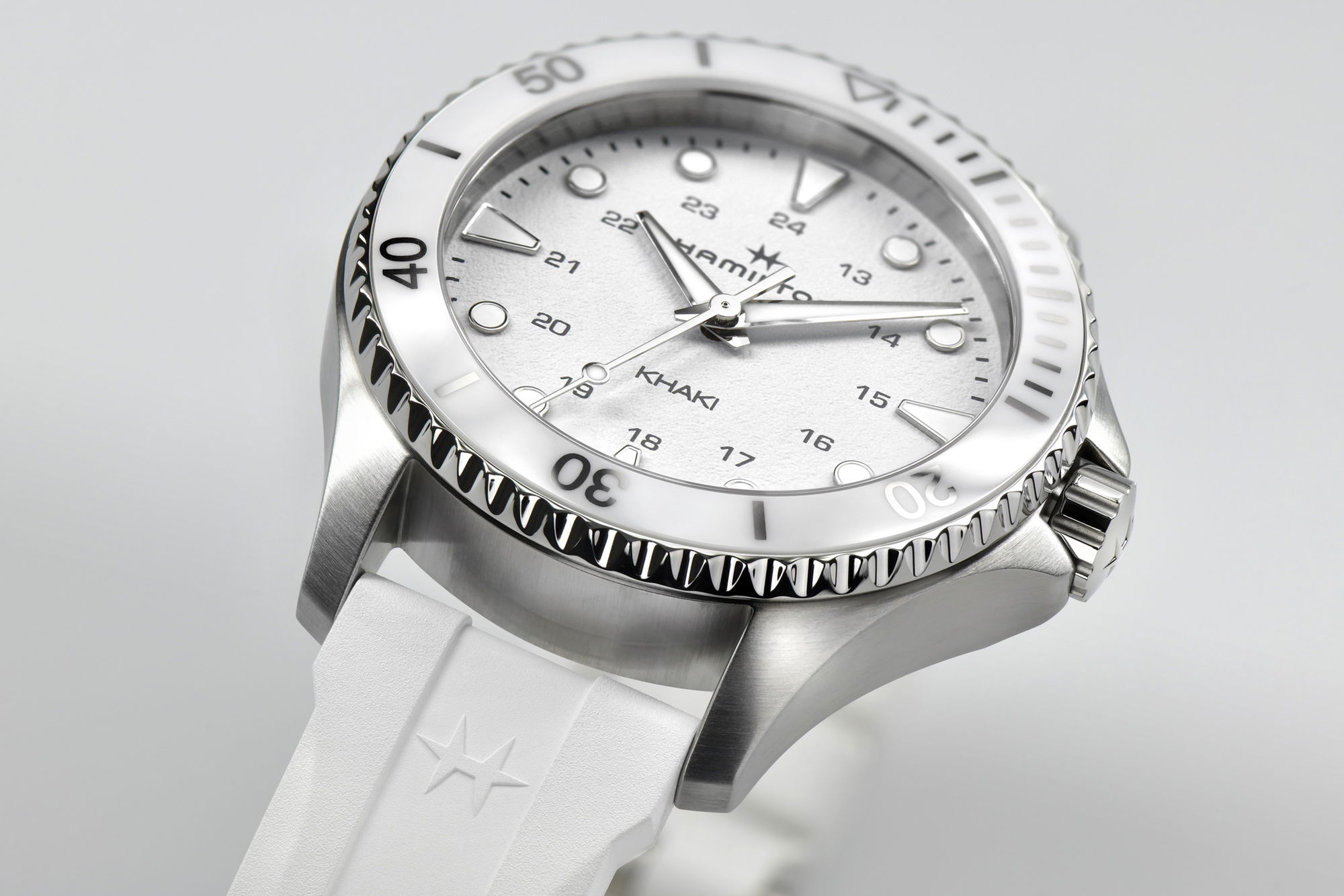 Hamilton Khaki Navy Scuba - View 2