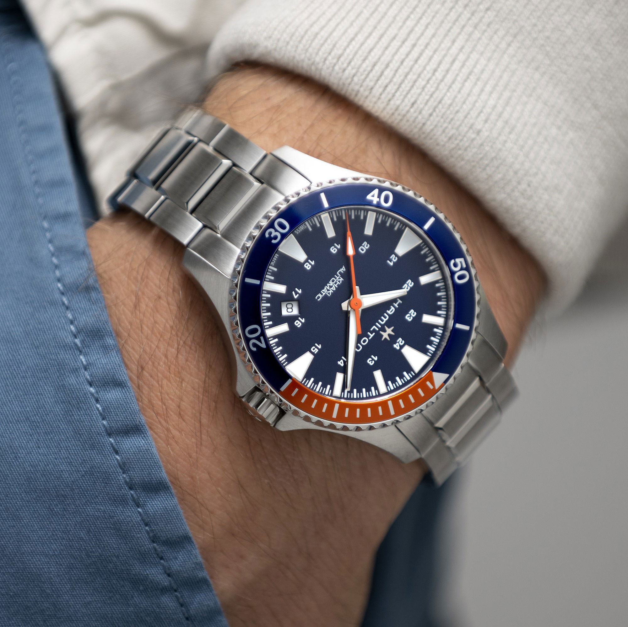 Hamilton Khaki Navy Scuba - View 2