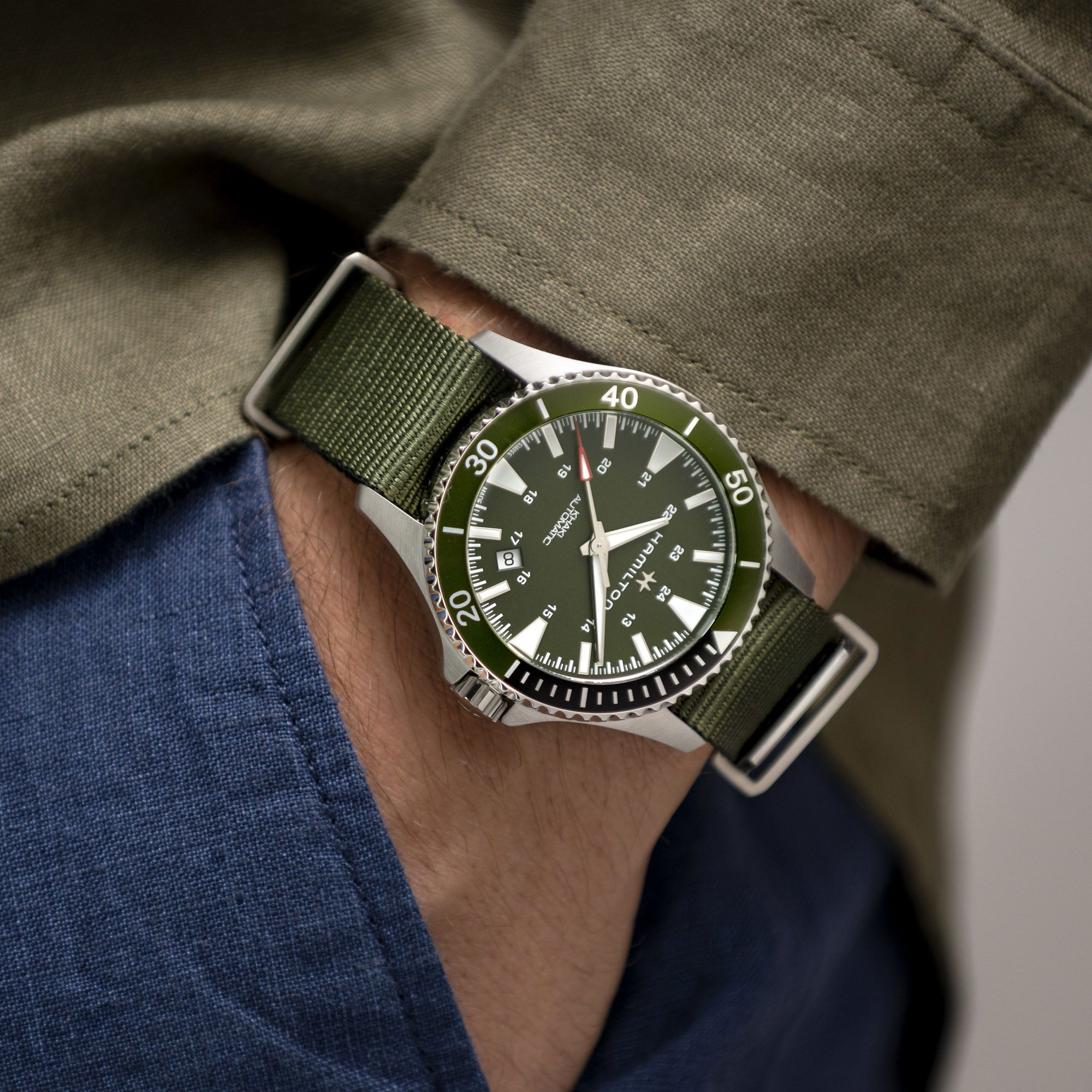 Hamilton Khaki Navy Scuba - View 3