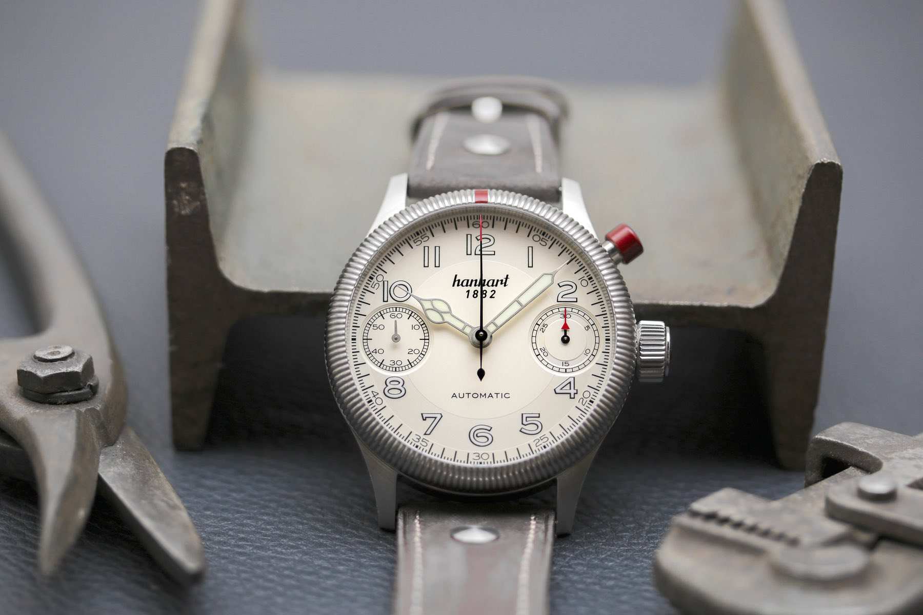 Hanhart PIONEER MonoScope Silver, Fluted Bezel - View 2