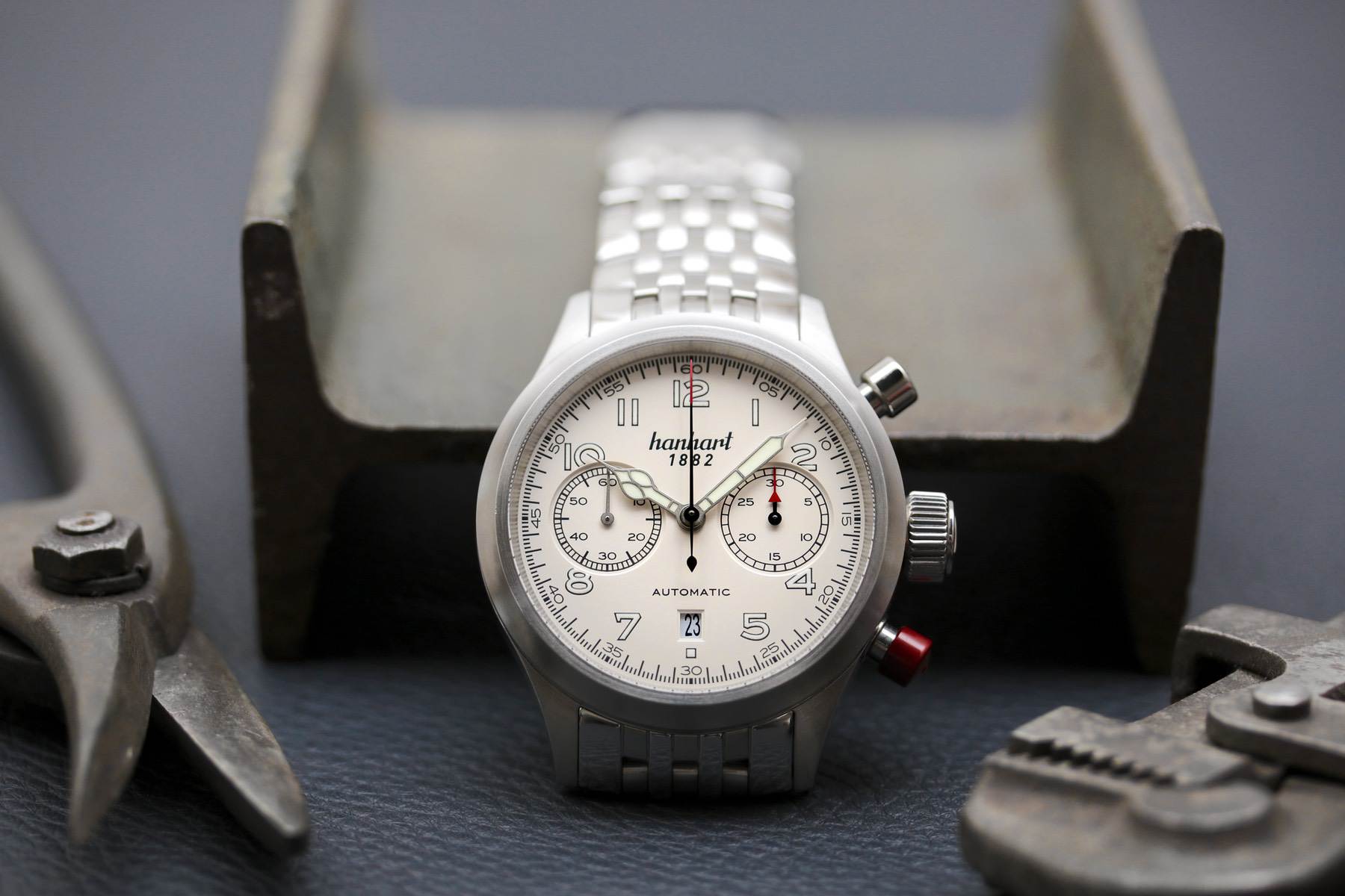 Hanhart PIONEER TwinControl Off-White, Flat Bezel - View 3