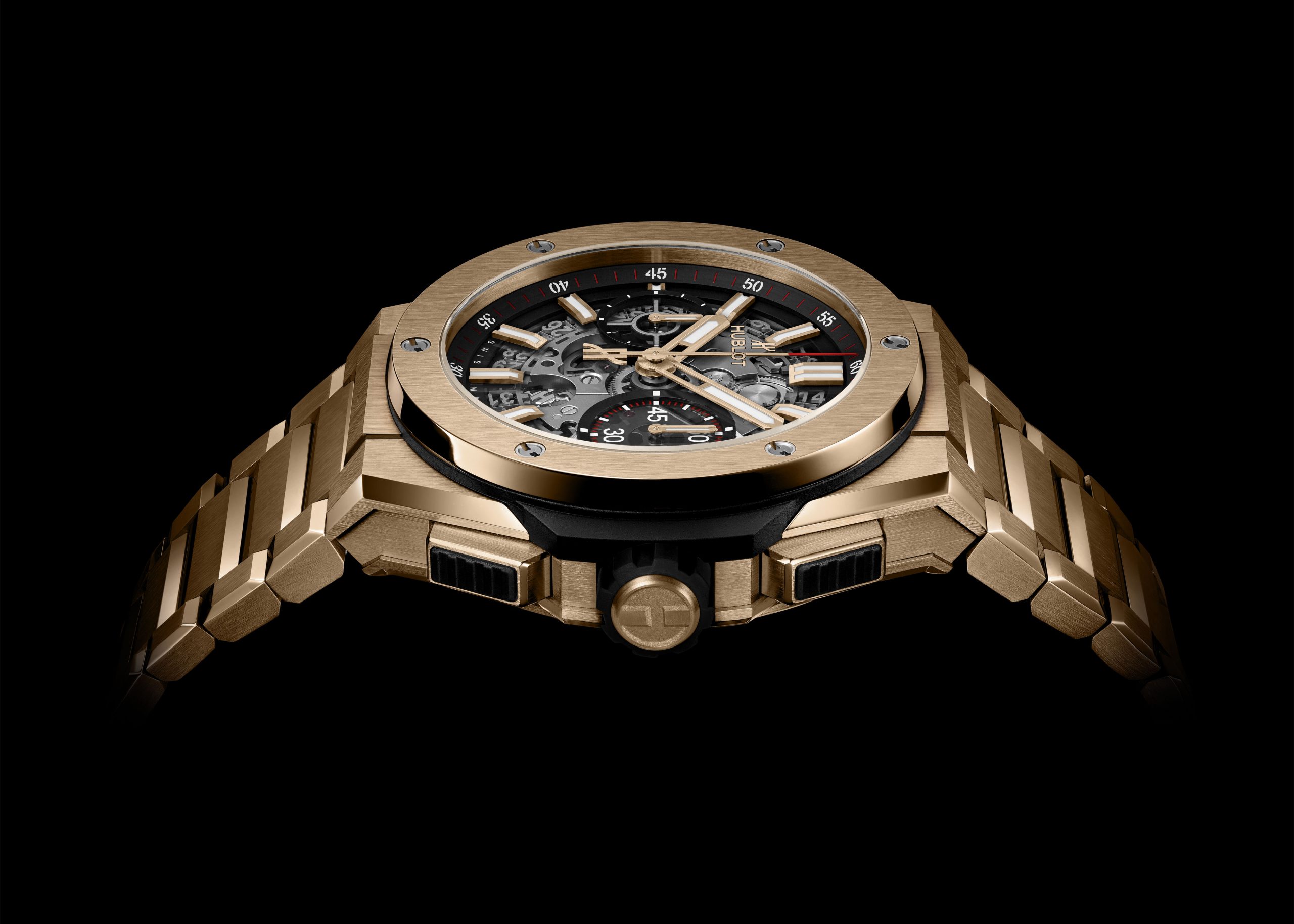 Hublot Big Bang Integral King Gold - View 3