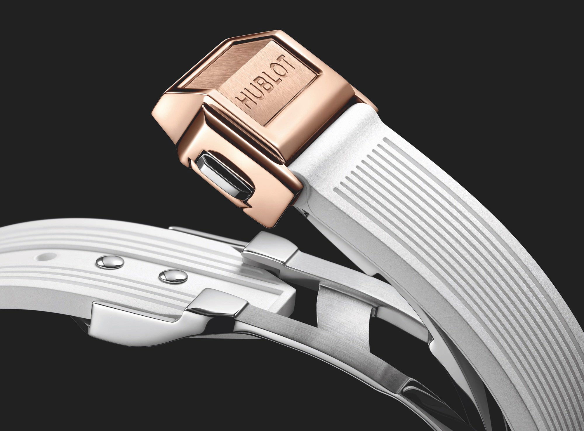 Hublot Big Bang One Click King Gold White Full Pave - View 3