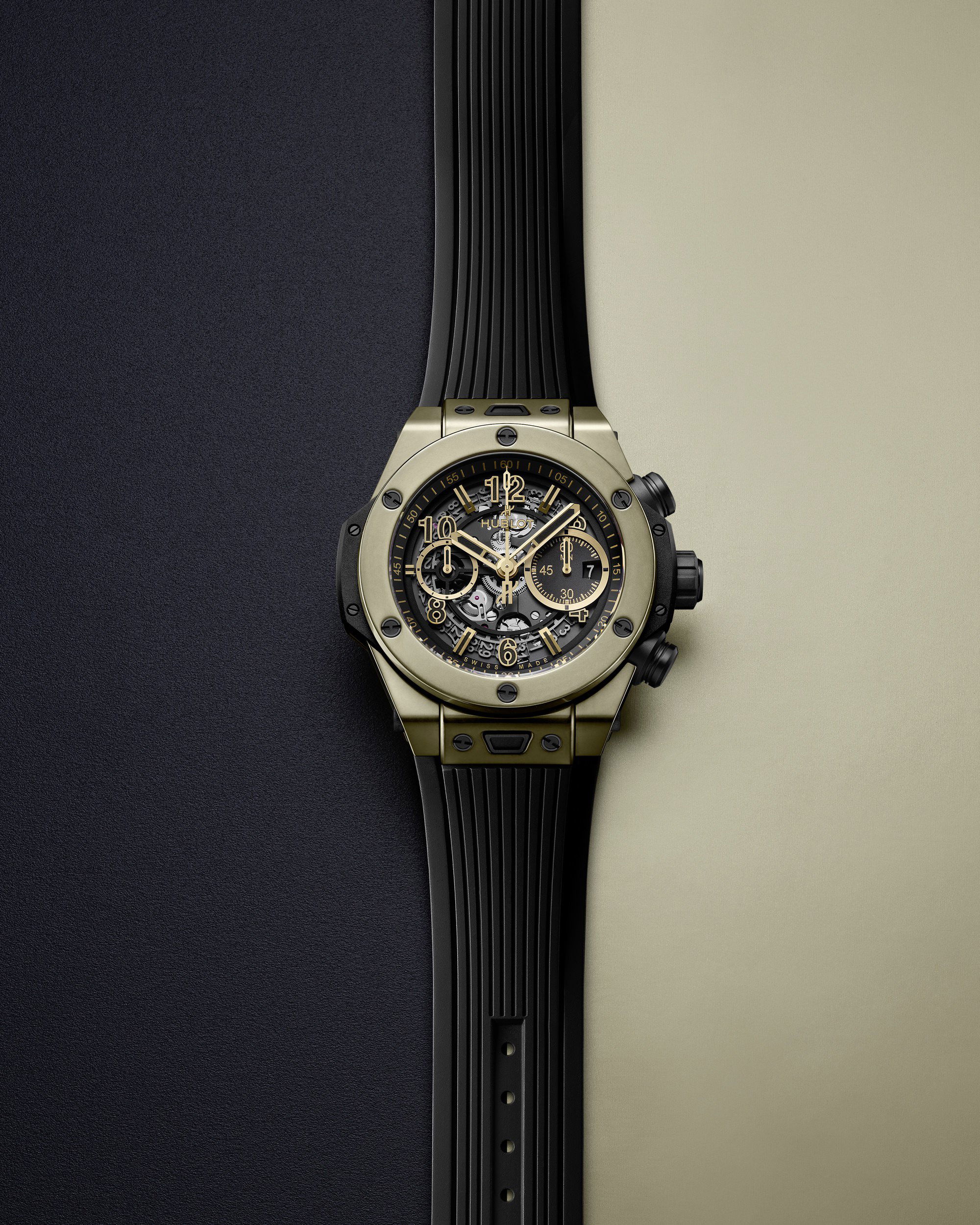 Hublot Big Bang Unico Full Magic Gold - View 3