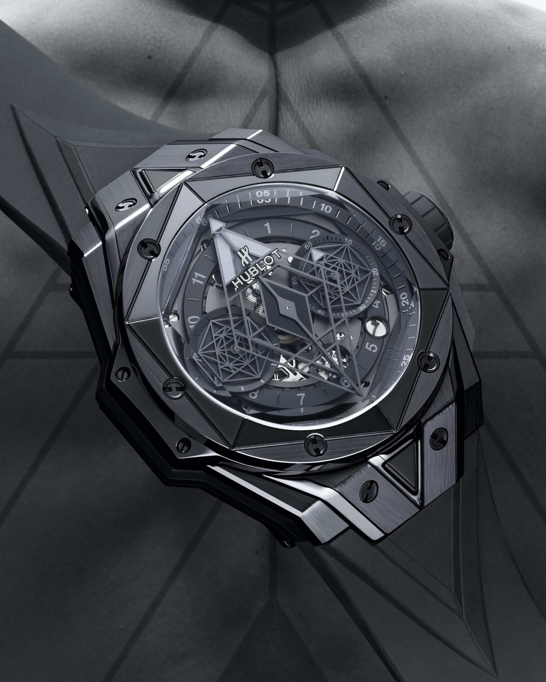 Hublot Big Bang Unico Sang Bleu II All Black - View 3