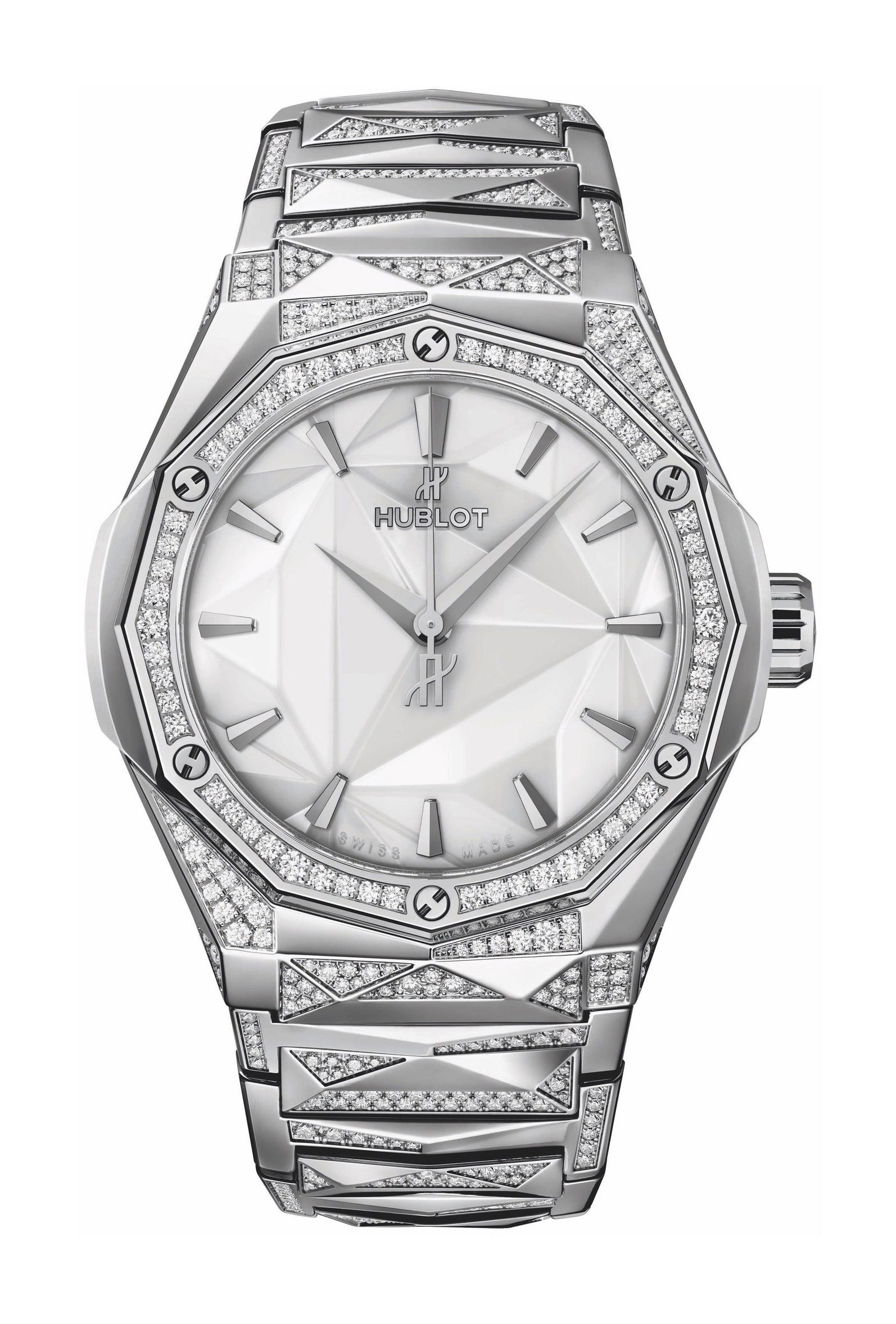 Hublot Classic Fusion Orlinski Bracelet Alternative Pavé luxury timepiece - detailed view