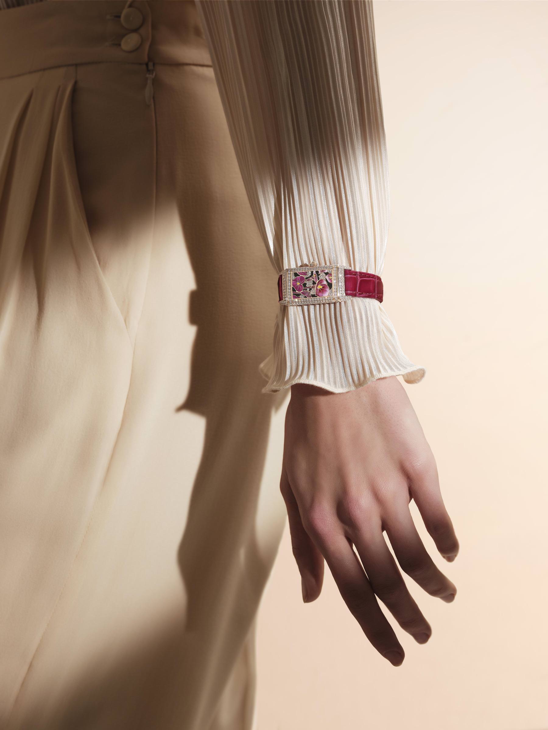 Jaeger-LeCoultre Reverso One Precious Flowers Pink Arums - View 3