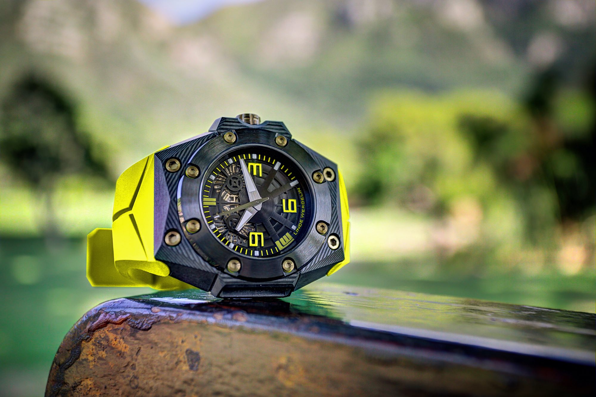 Linde Werdelin Oktopus Double Date 3DTP Carbon Yellow - View 2