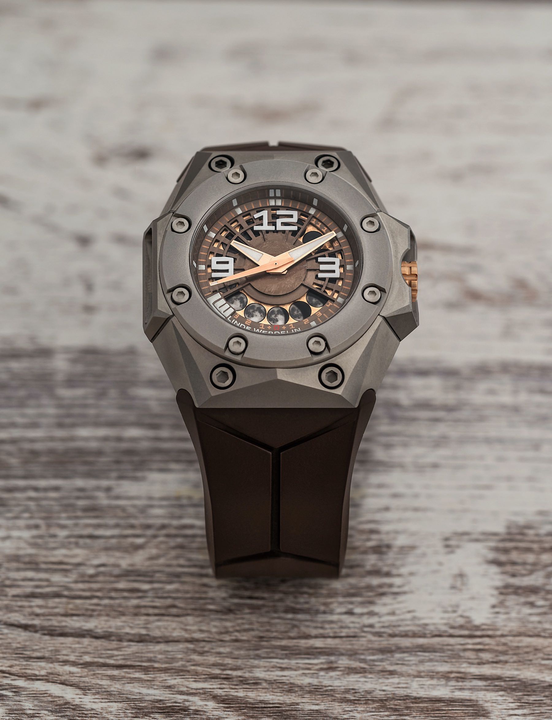 Linde Werdelin Oktopus Moon - View 2